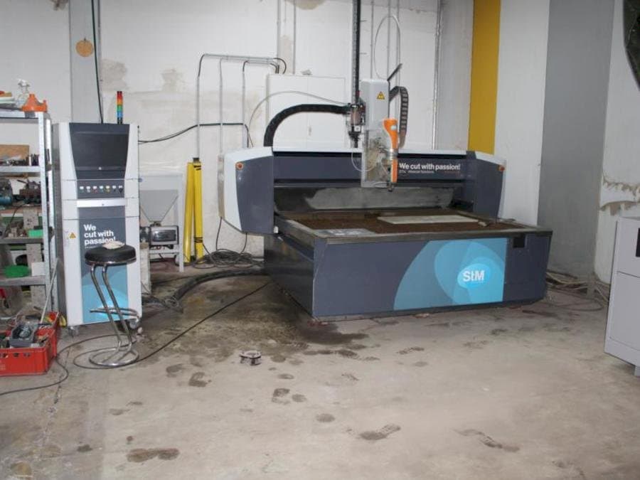 Makine STM PremiumCut 3D 68 - Önden görünüm