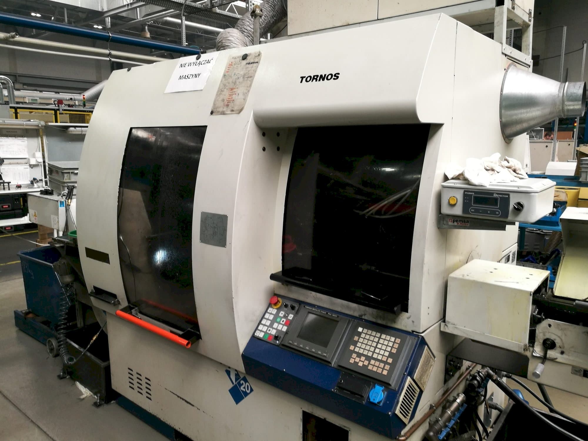 Makine  Tornos Deco-2000/20 - Önden görünüm