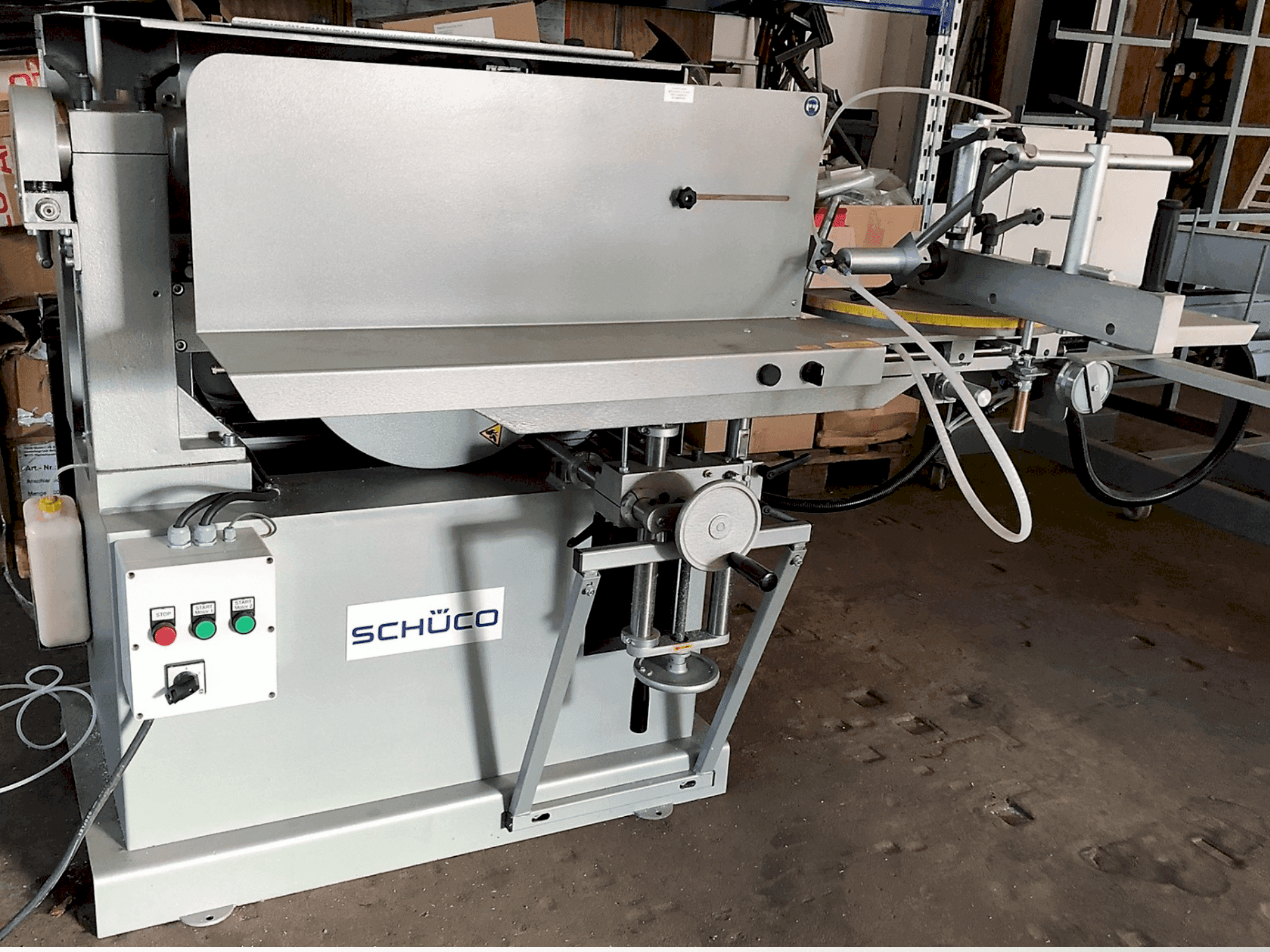 Makine SCHÜCO AS 450 - Önden görünüm