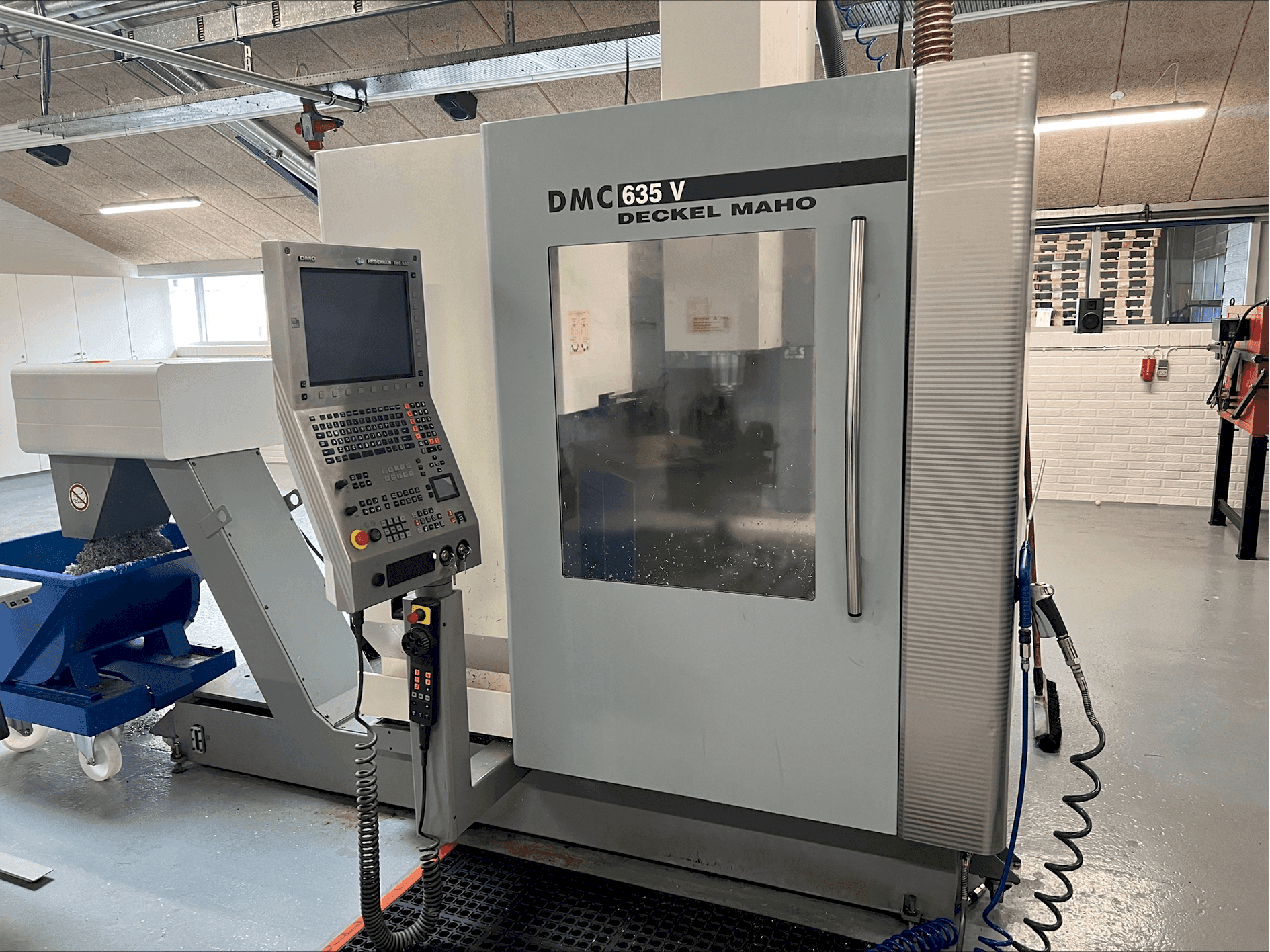 Makine  DMG MORI DMC 635V - Sol taraftaki görüntü