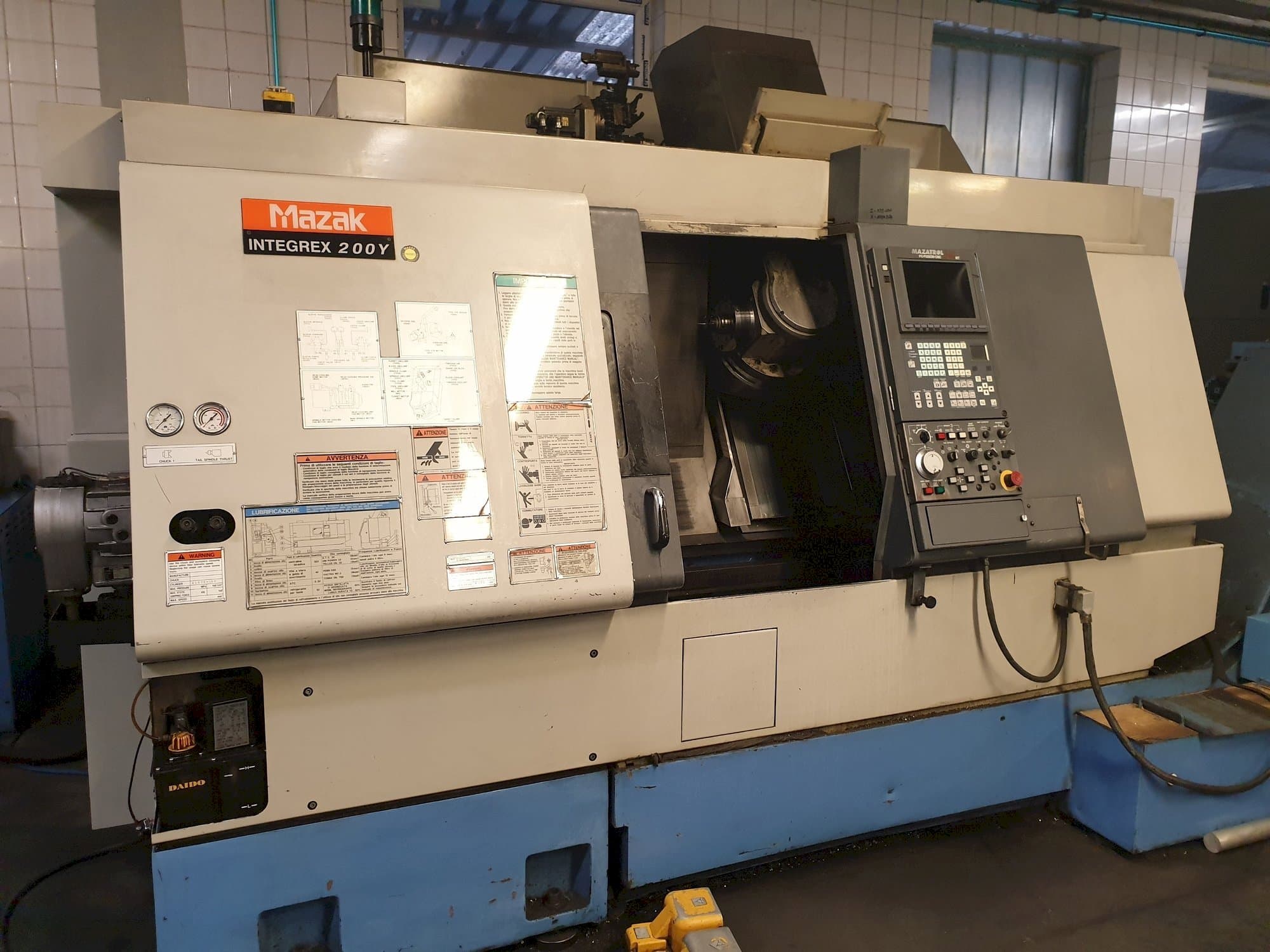 Makine Mazak Integrex 200 Y - Önden görünüm