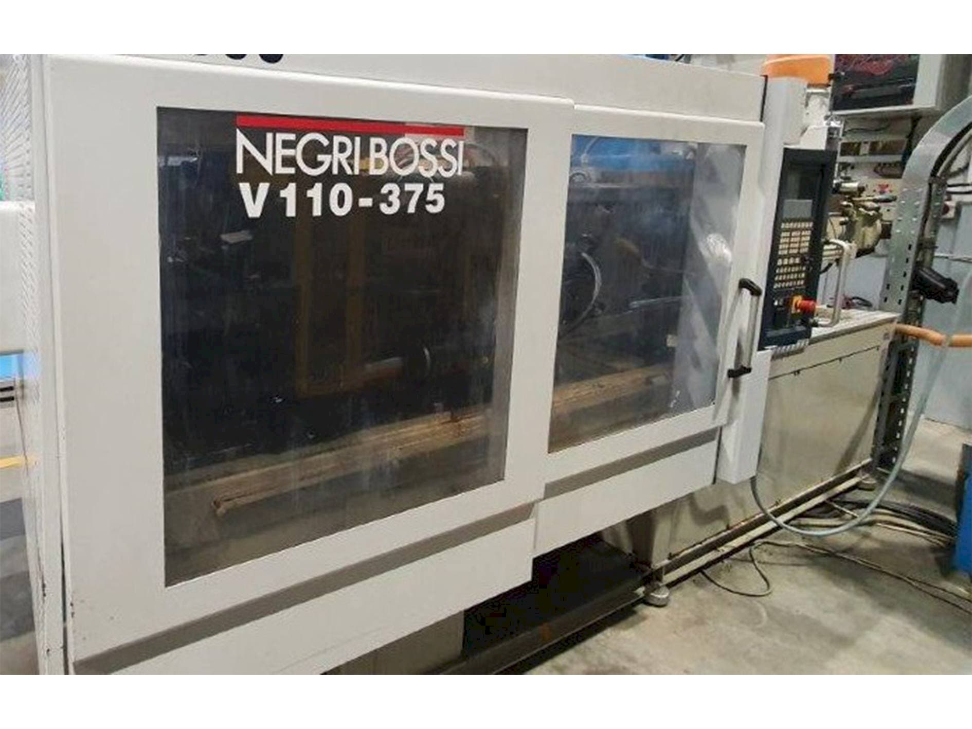 Makine Negri Bossi V110-375 - Önden görünüm