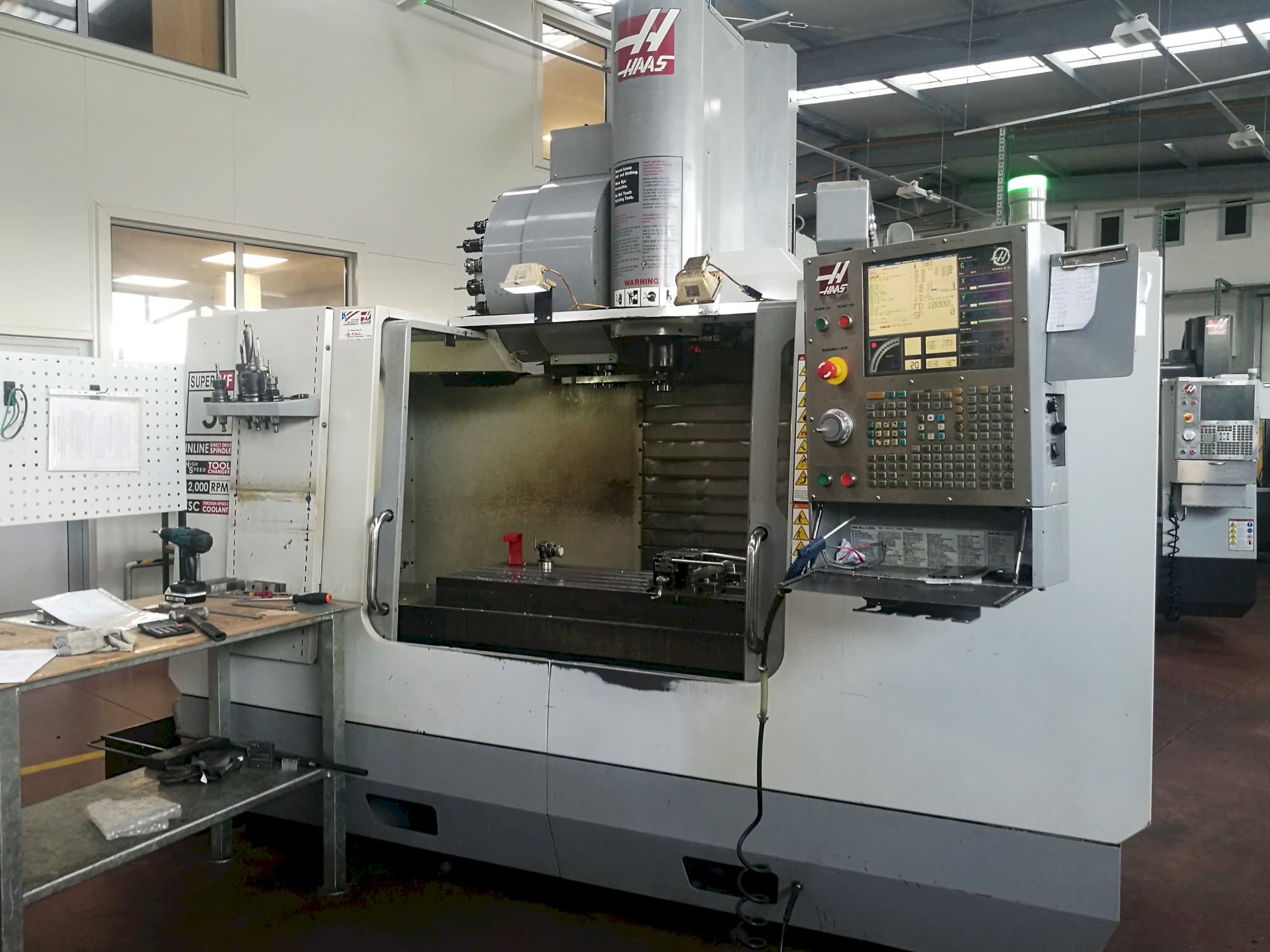Makine HAAS - Önden görünüm VF-3SSHE