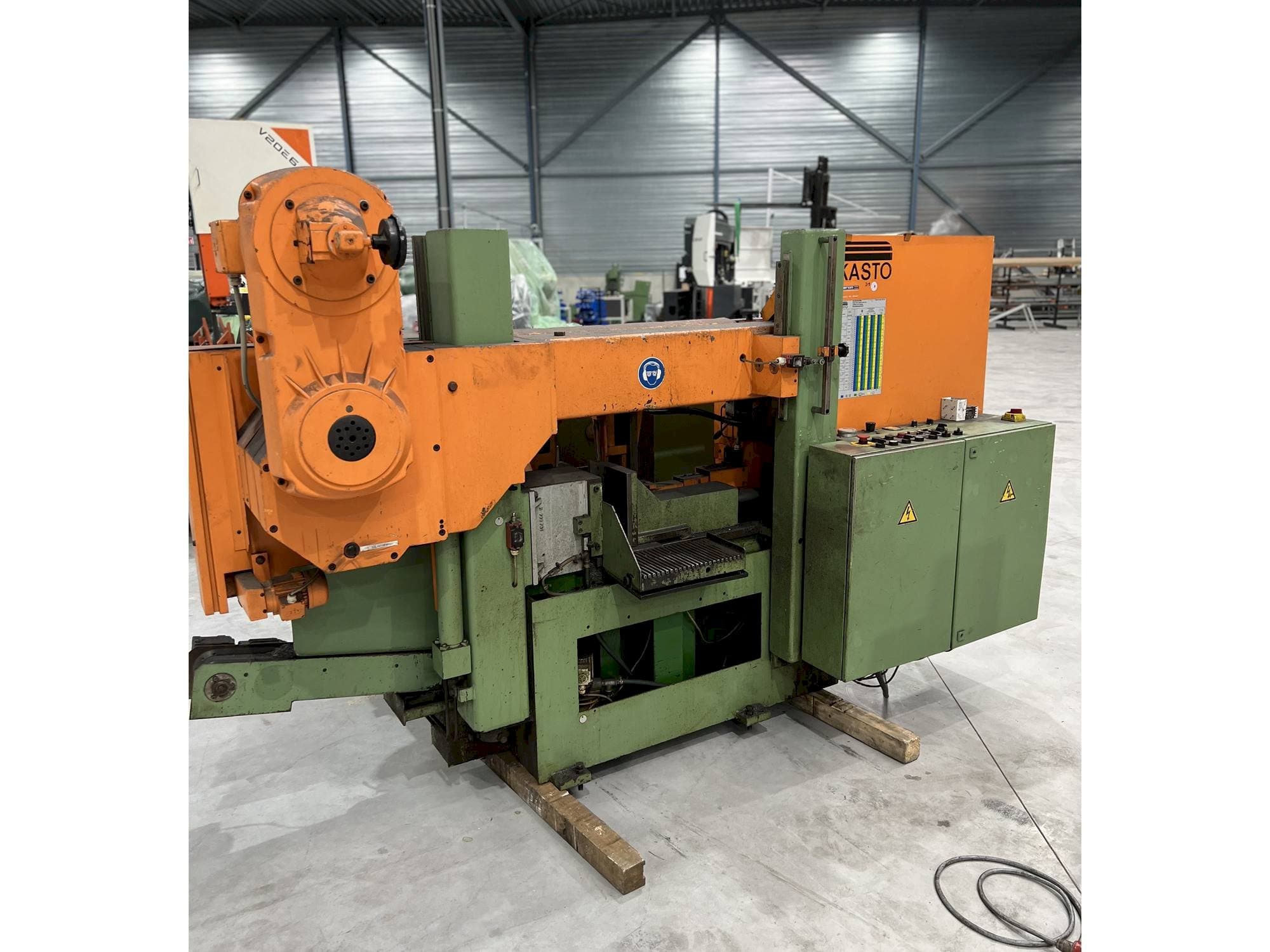 Makine KASTO HBA 360 AU - Önden görünüm