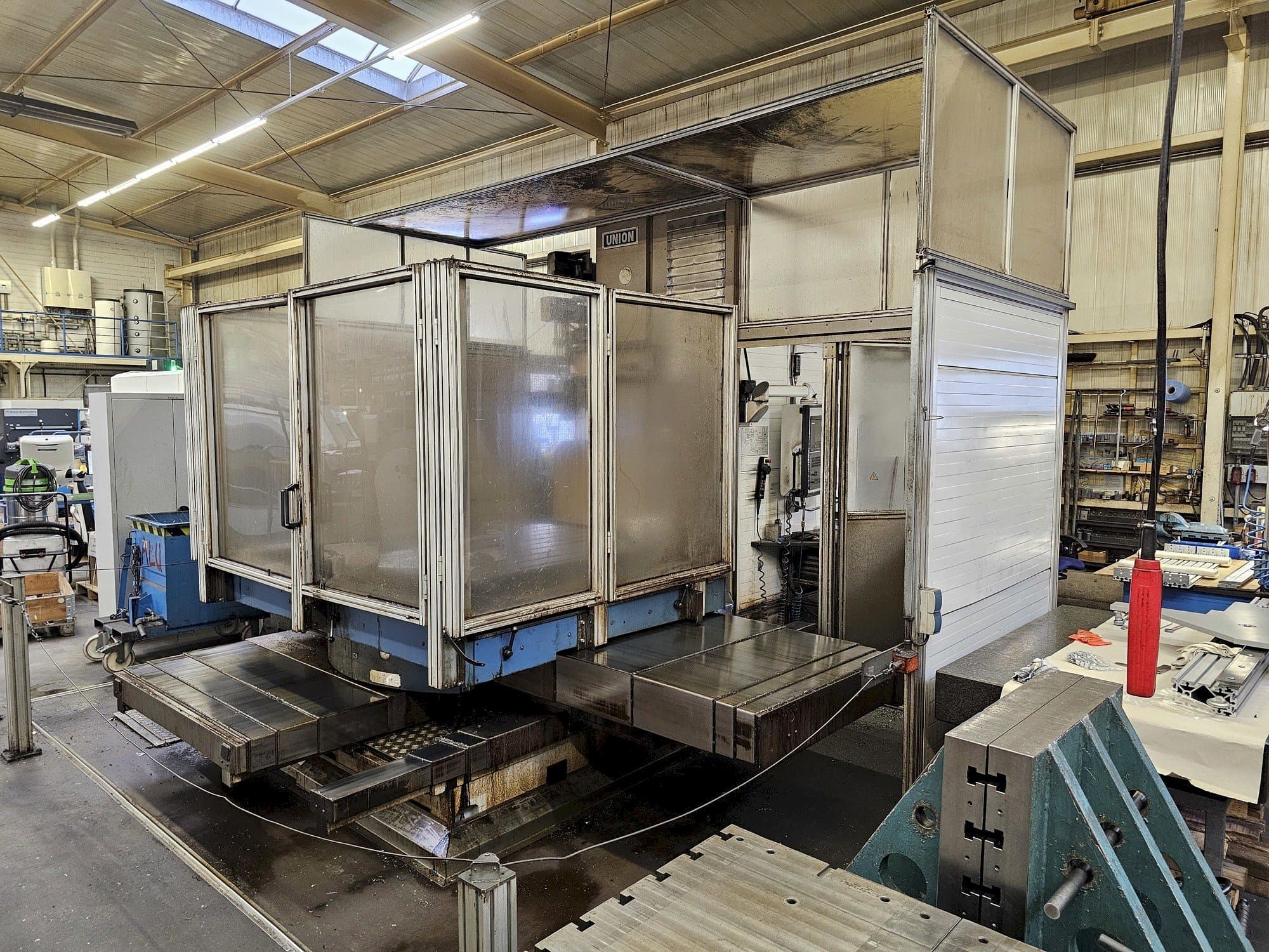 Makine UNION TC 110 - Önden görünüm