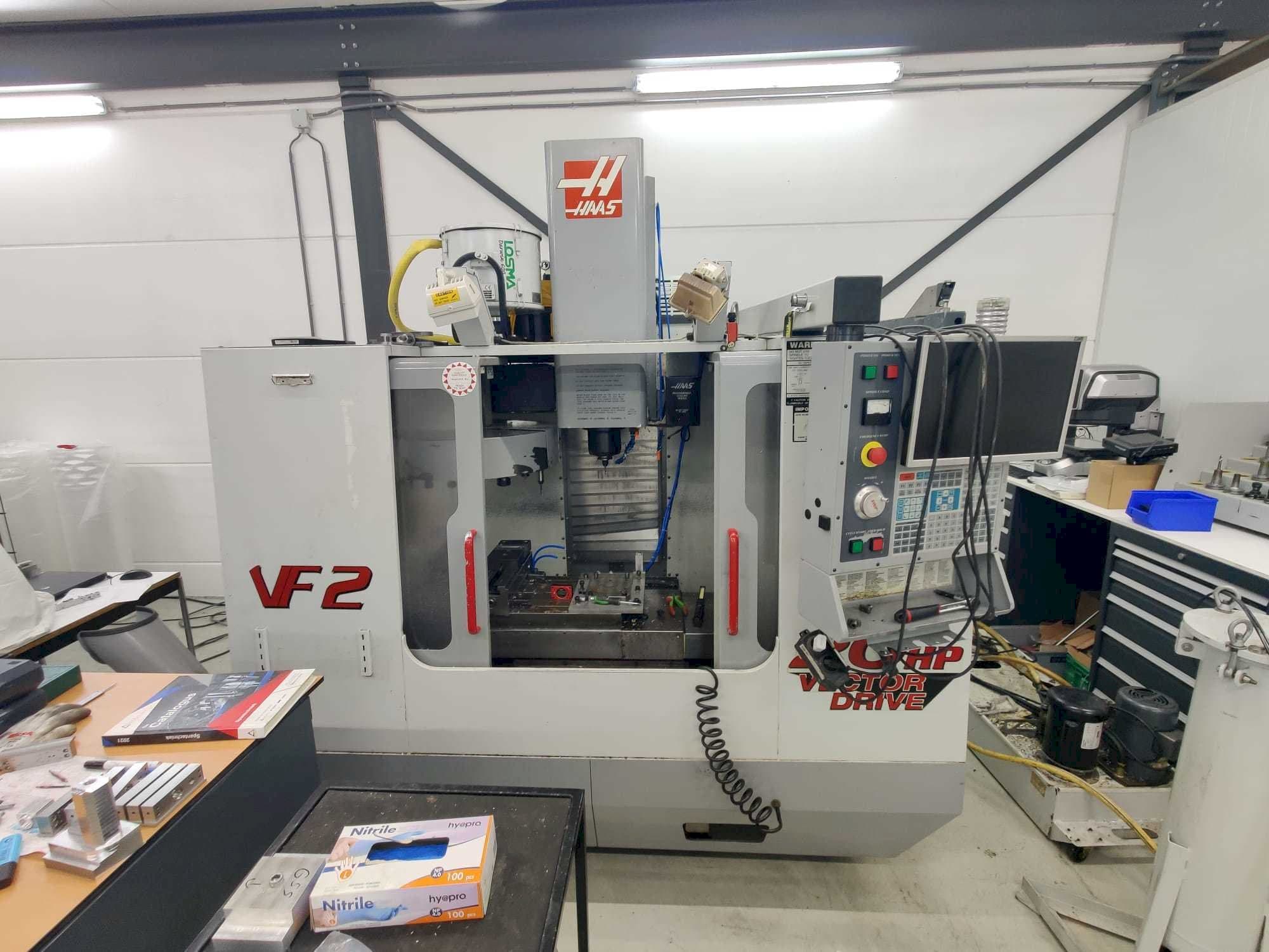 Makine HAAS VF2HE - Önden görünüm