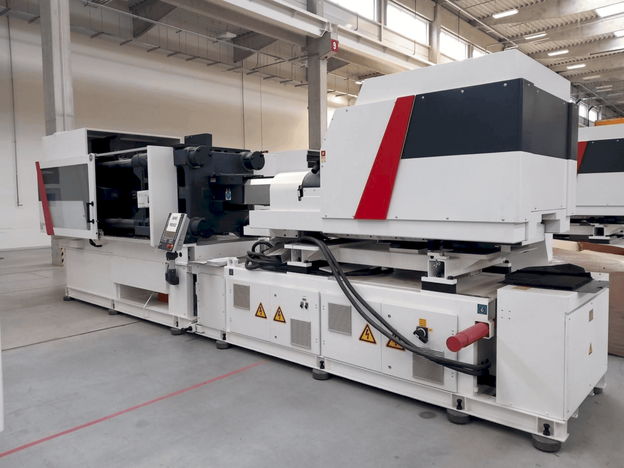 Makine Milacron Elektron Evo 350 - Önden görünüm