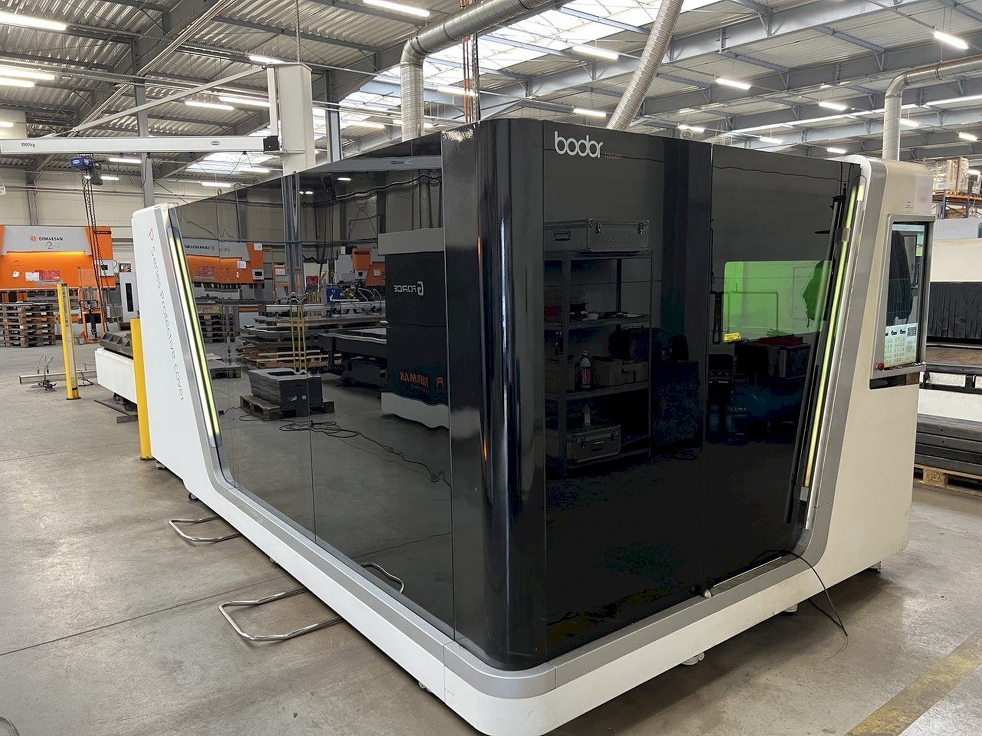 Makine  Bodor P3015 - Önden görünüm