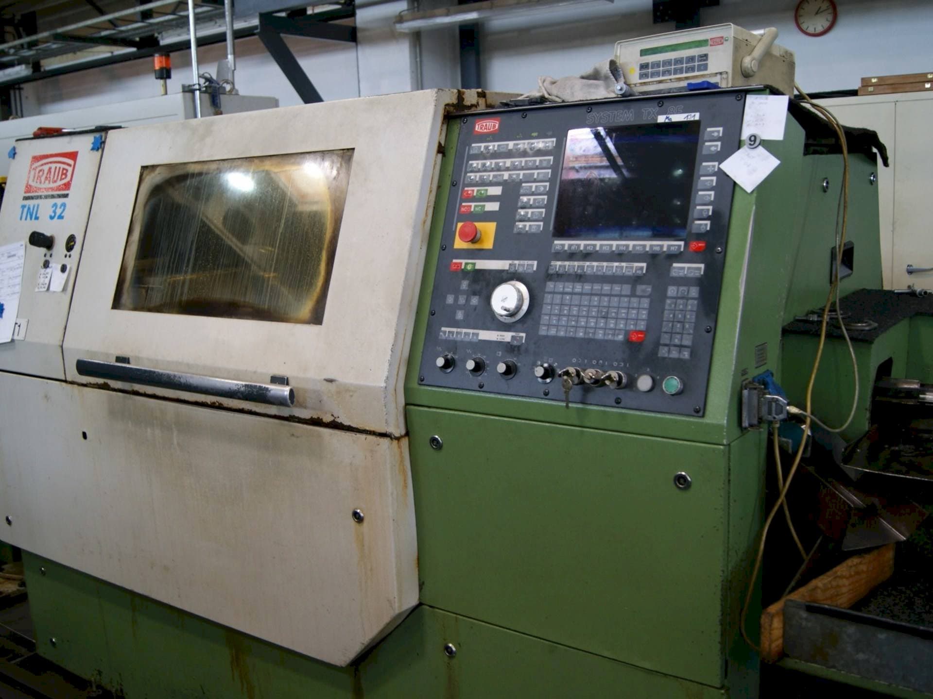 Makine TRAUB TNL 32G - Önden görünüm