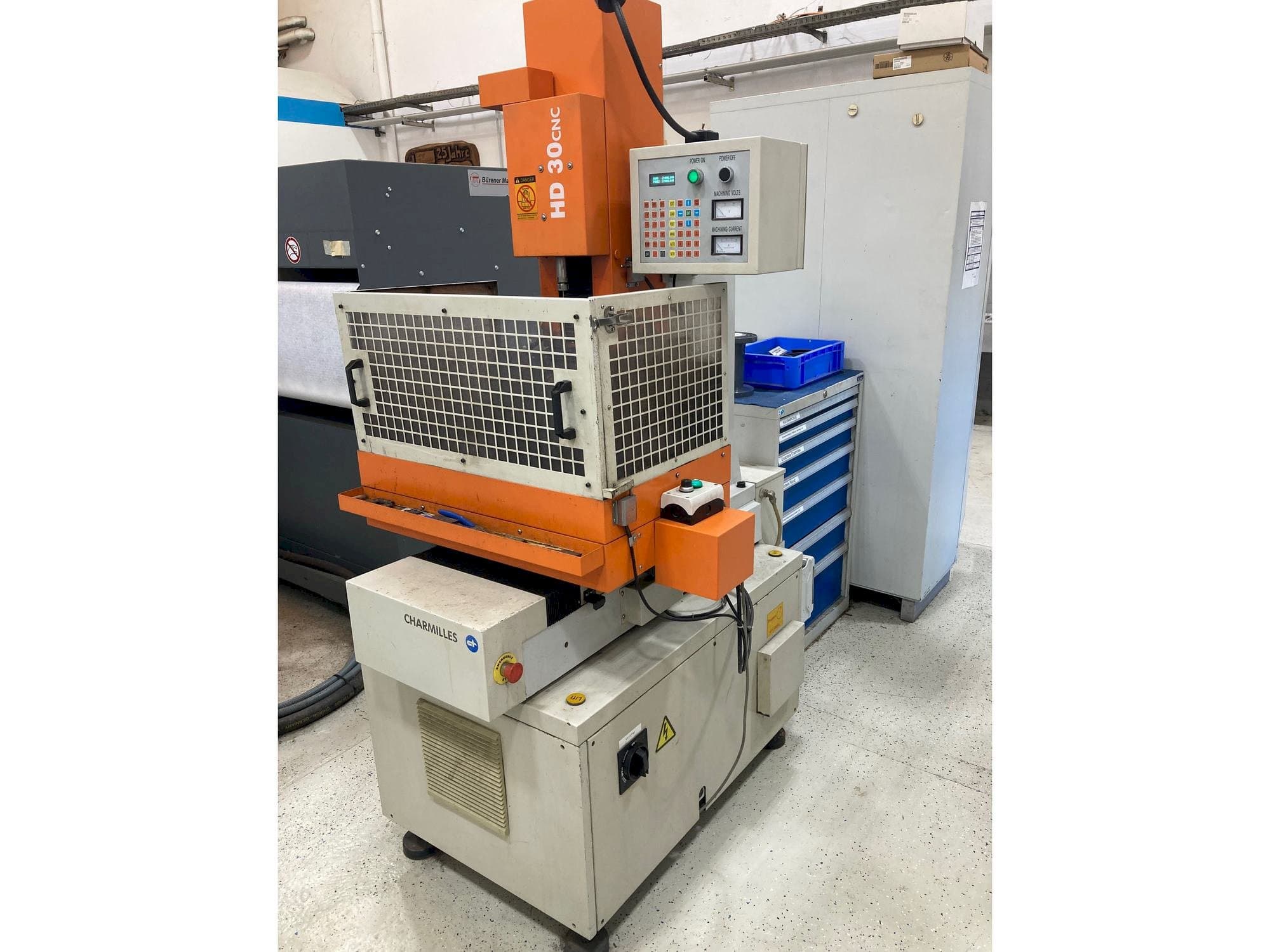Makine CHARMILLES HD30CNC - Önden görünüm