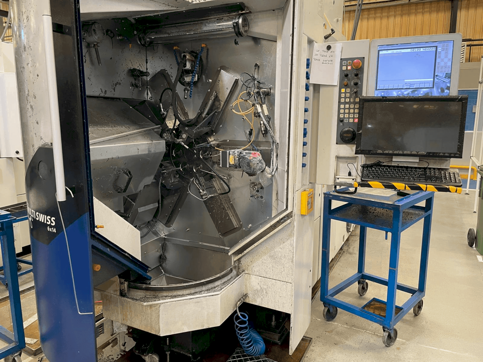 Makine TORNOS MultiSwiss 6x14 - Önden görünüm