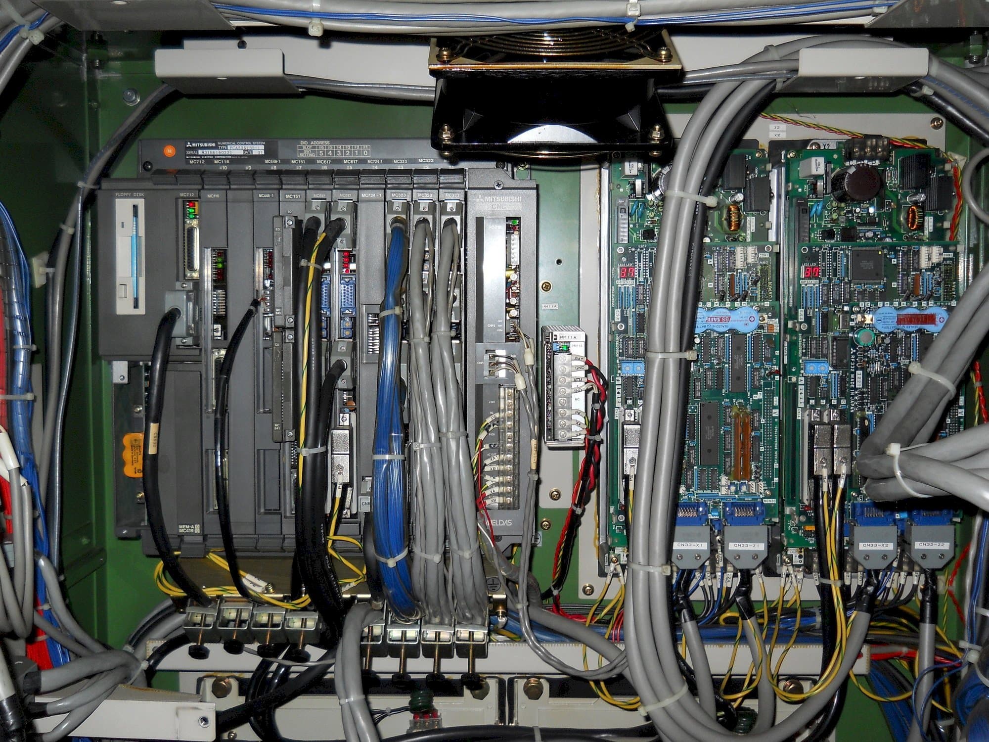 Makine Mazak Multiplex 610 - Önden görünüm