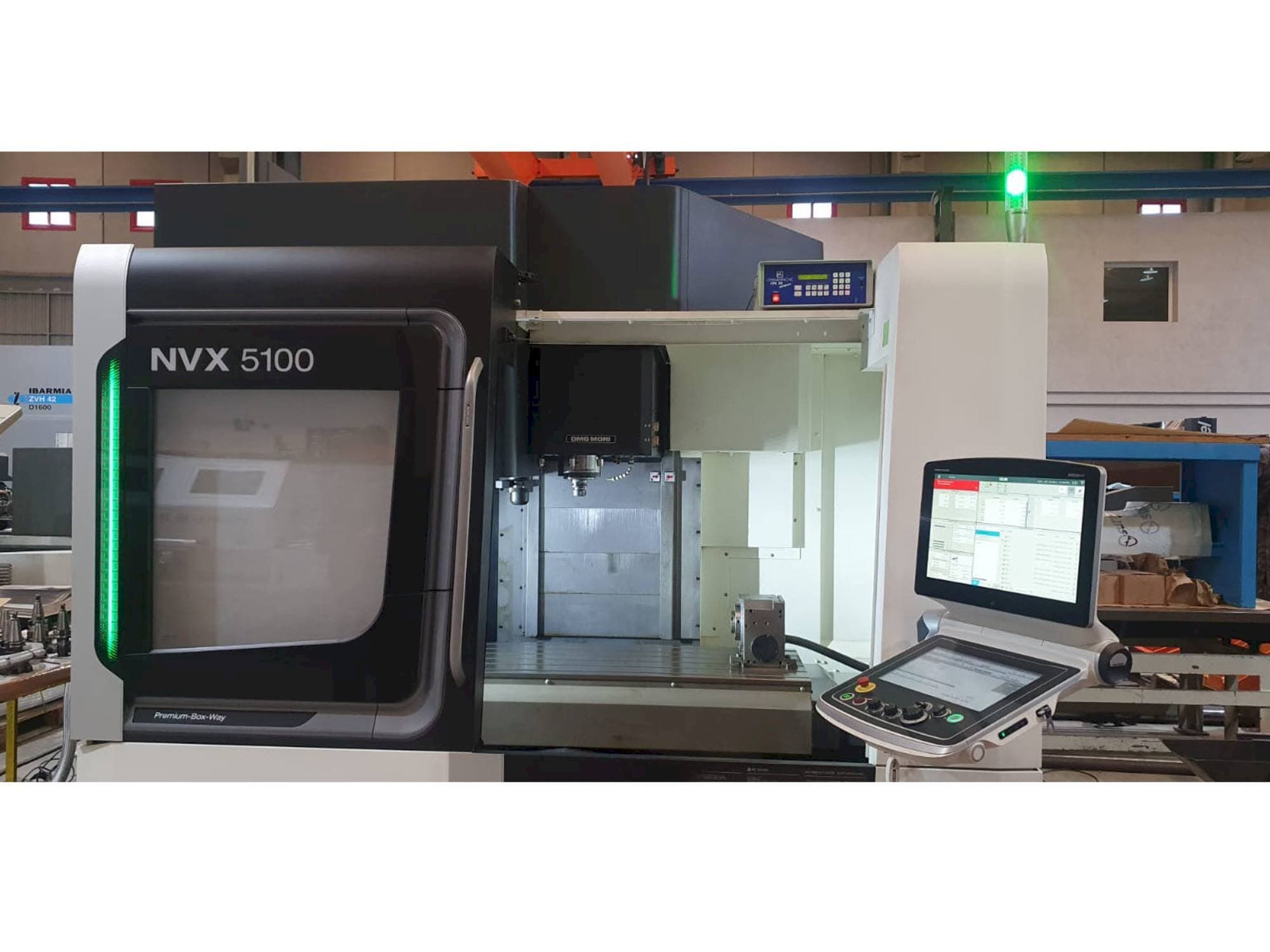 Makine DMG MORI NVX 5100/40 - Önden görünüm