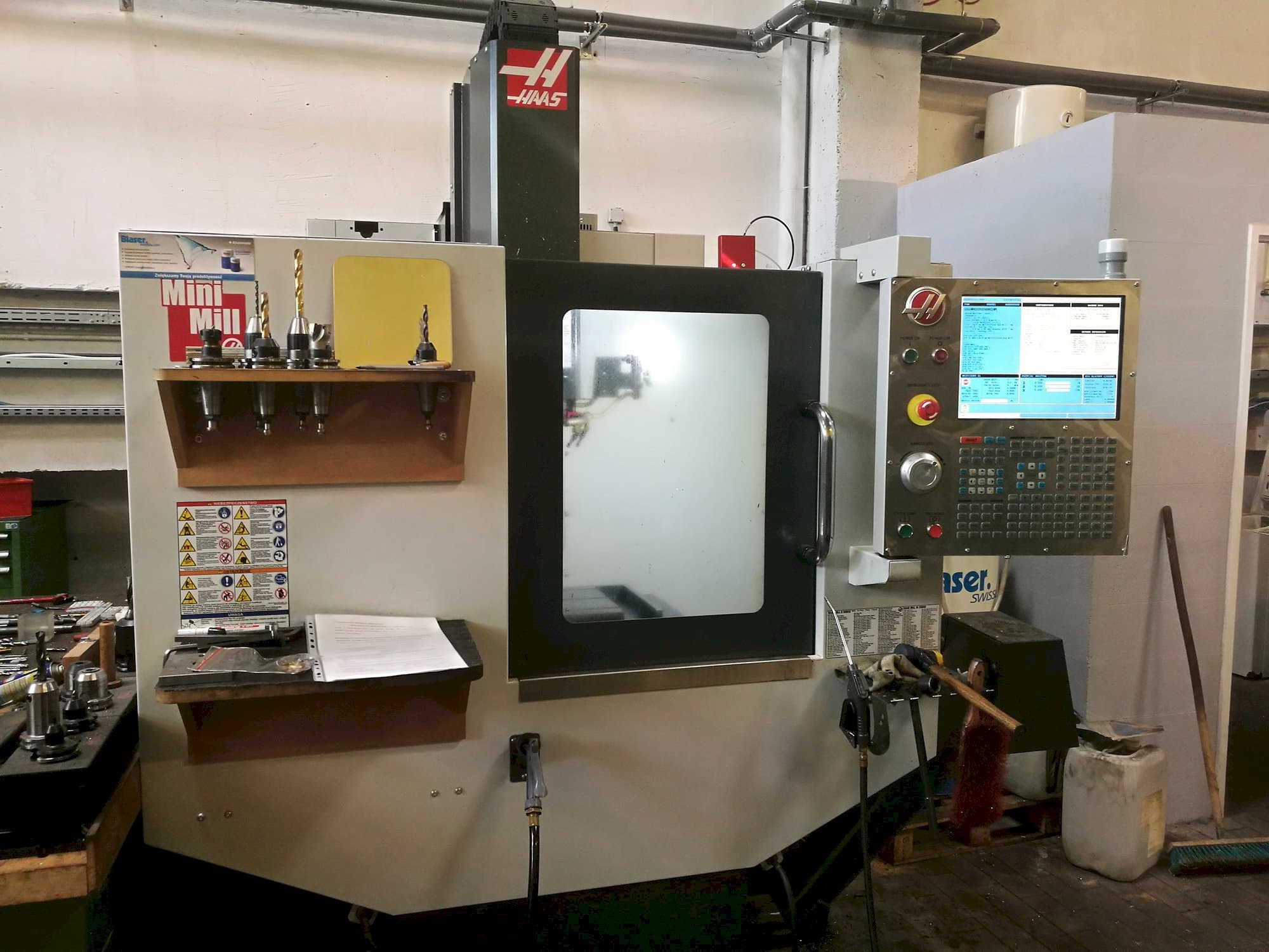 Makine HAAS MINIMILL - Önden görünüm