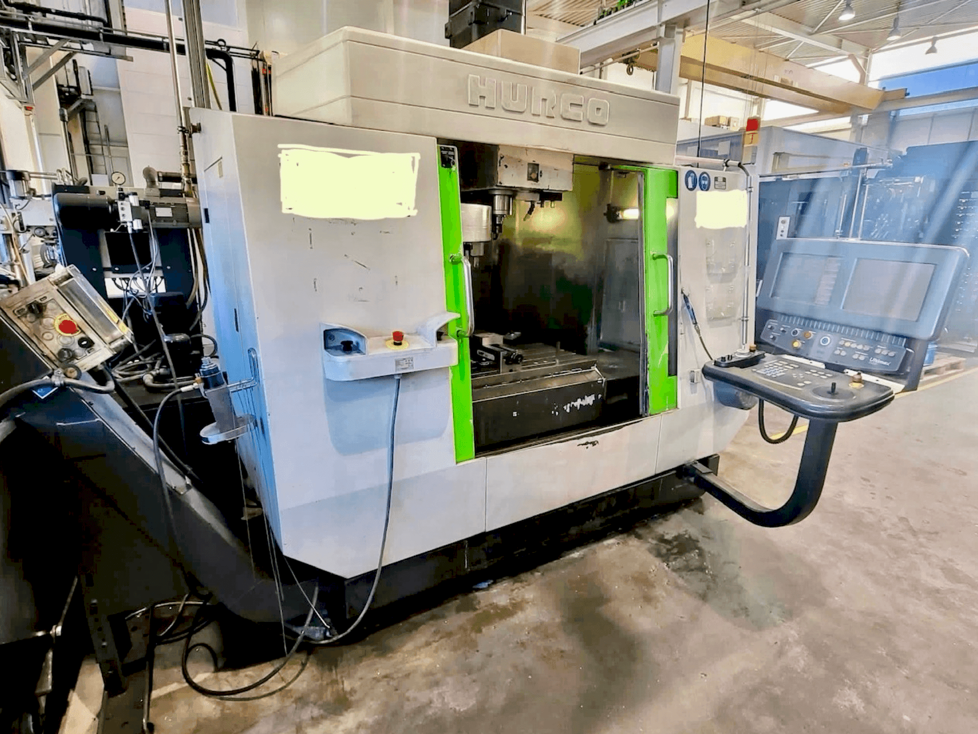 Makine  Hurco BCM4020 - Önden görünüm