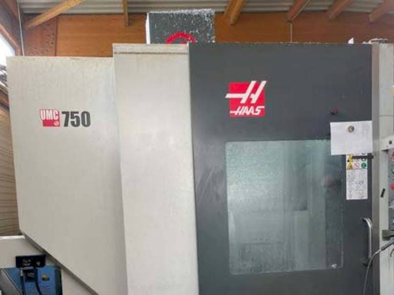 Makine HAAS UMC 750 S - Önden görünüm