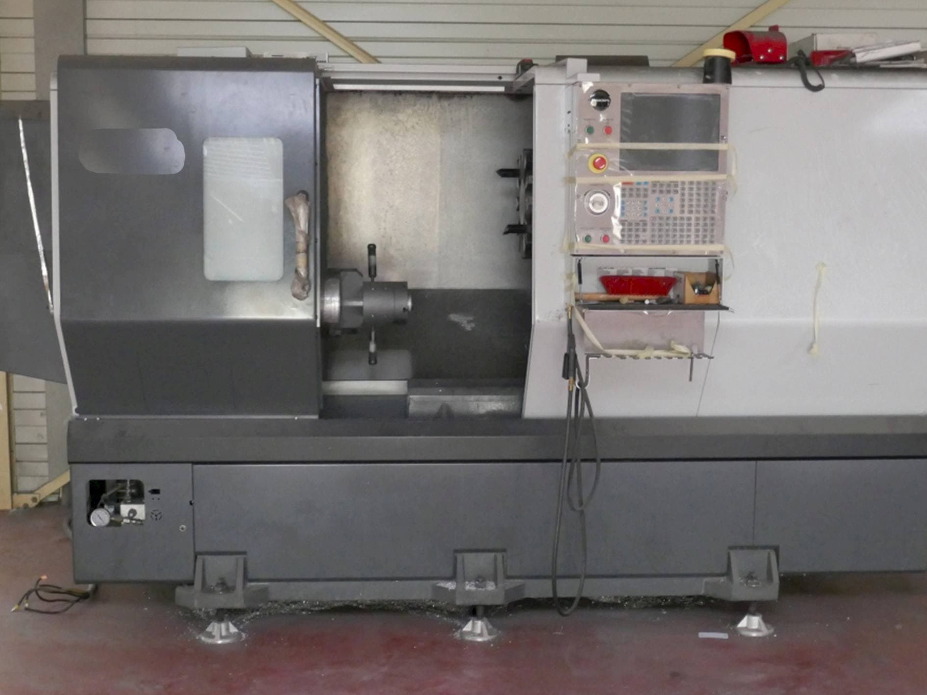 Makine HAAS ST-30 - Önden görünüm