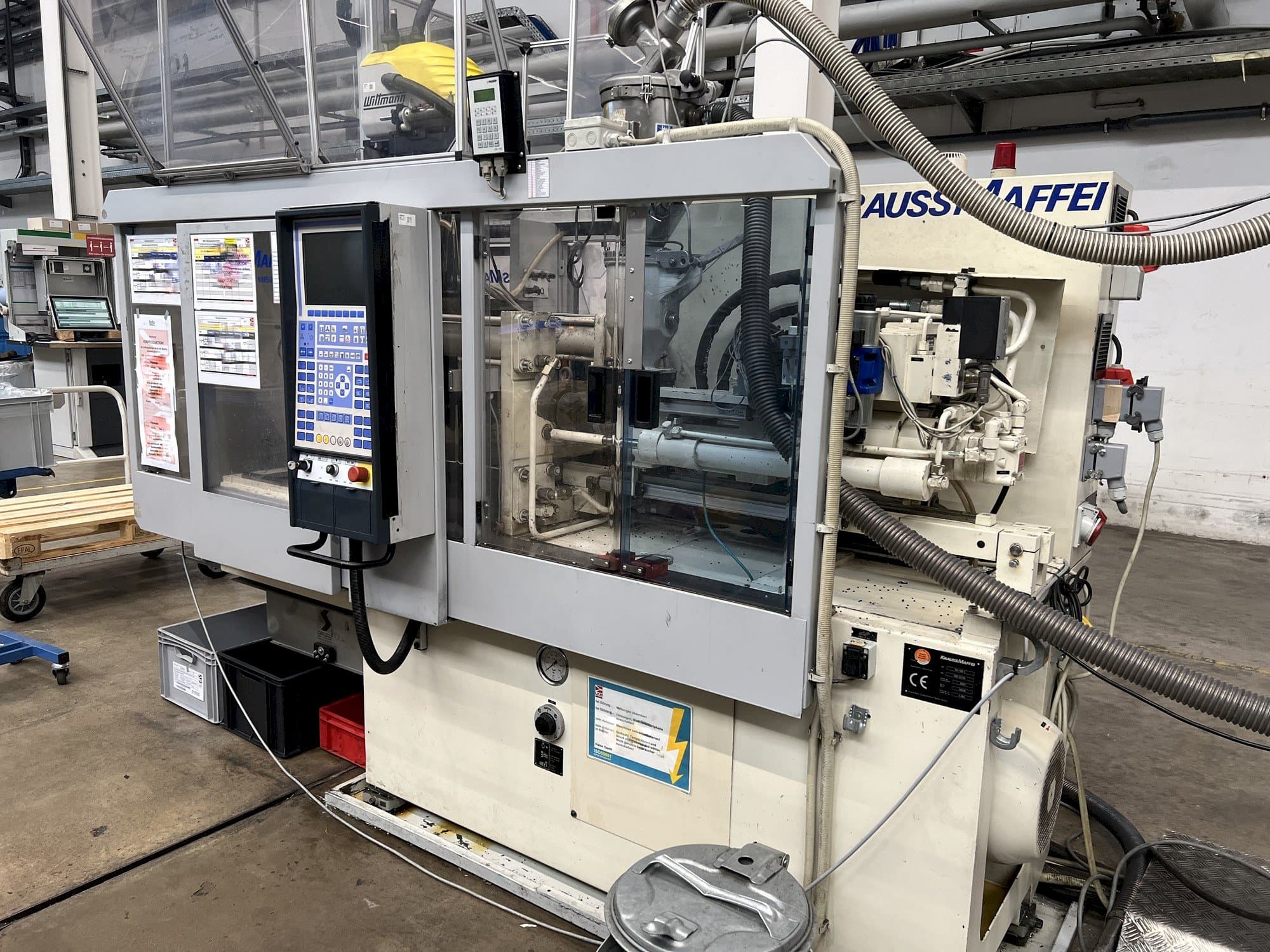 Makine Krauss Maffei KM 50-125 C1 - Önden görünüm