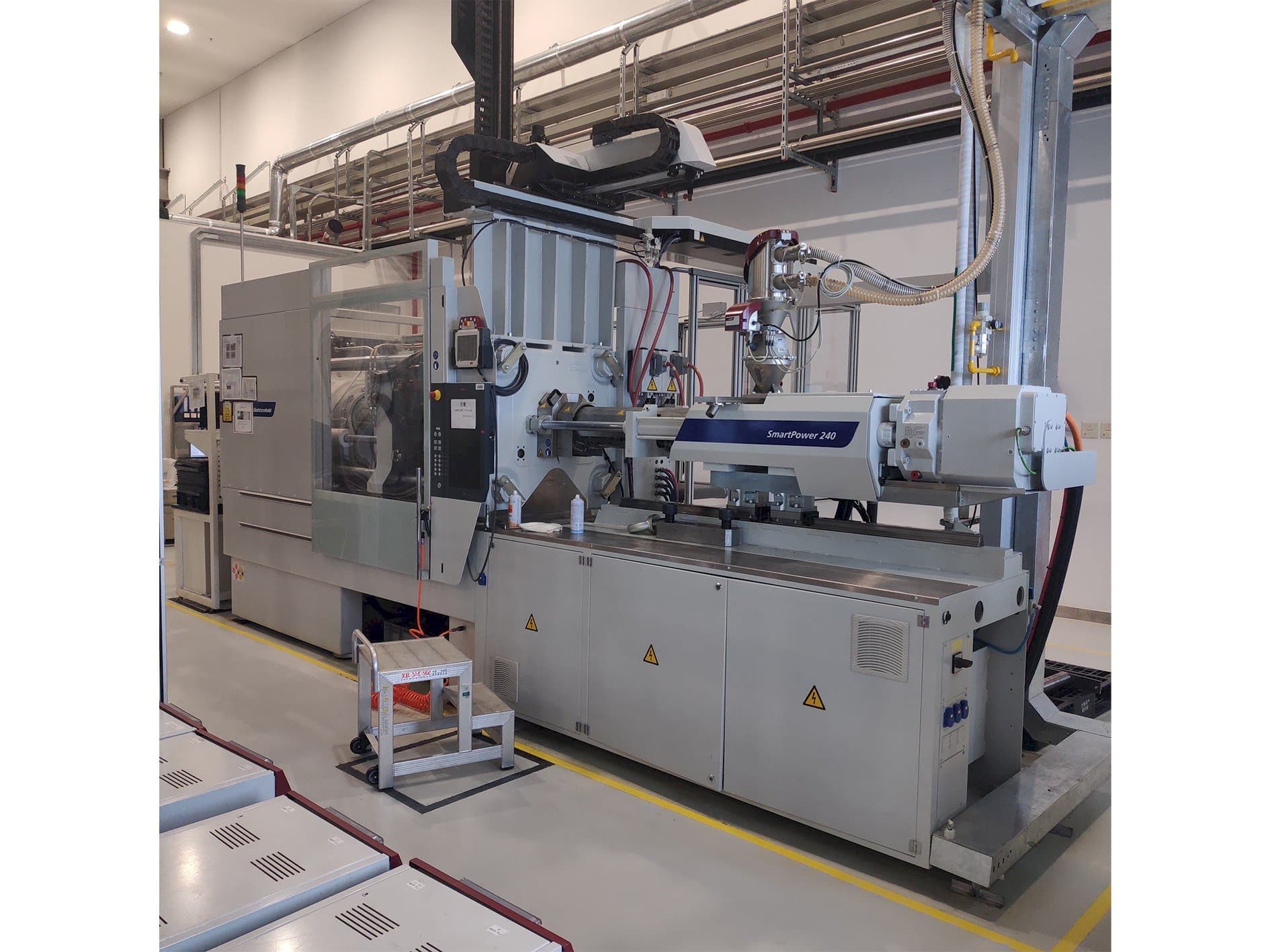 Makine  Battenfeld SmartPower 240-1000 - Önden görünüm