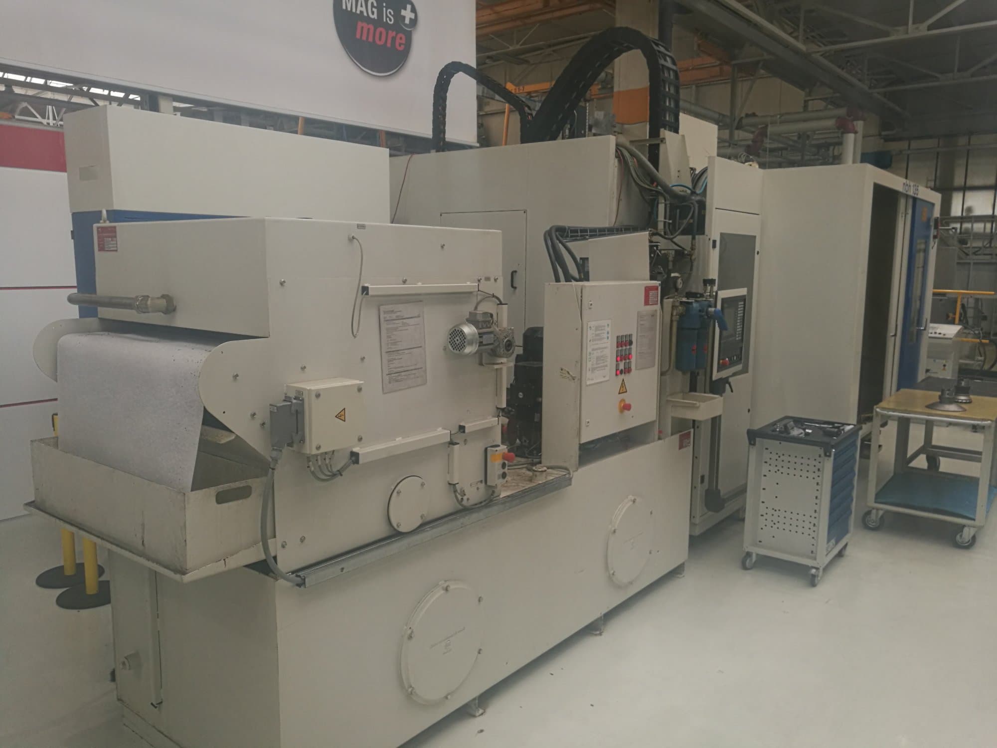 Makine Hueller Hille - Sol görünüm NBH 135