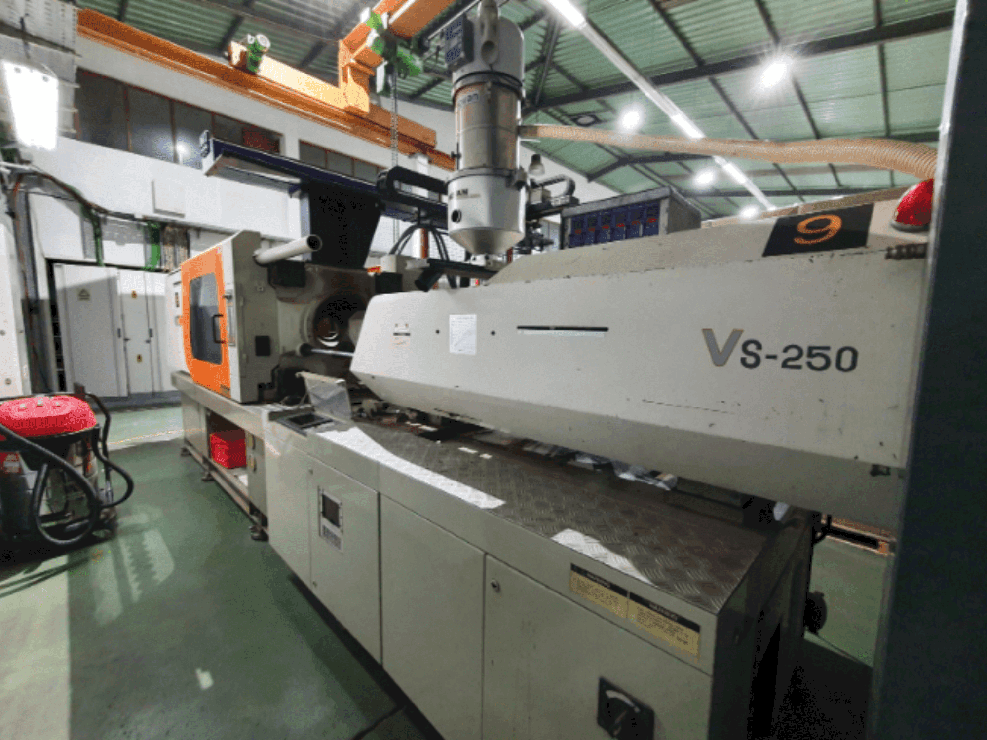 Makine  Victor VS-250 - Önden görünüm