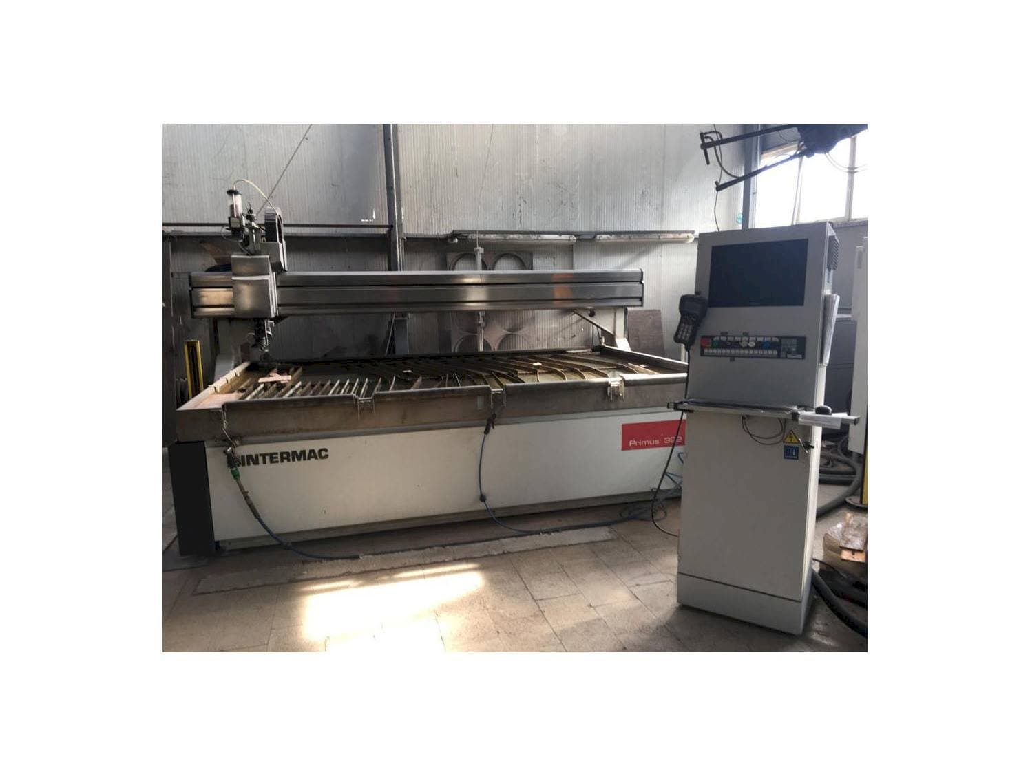 Makine  Intermac primus 322 - Önden görünüm