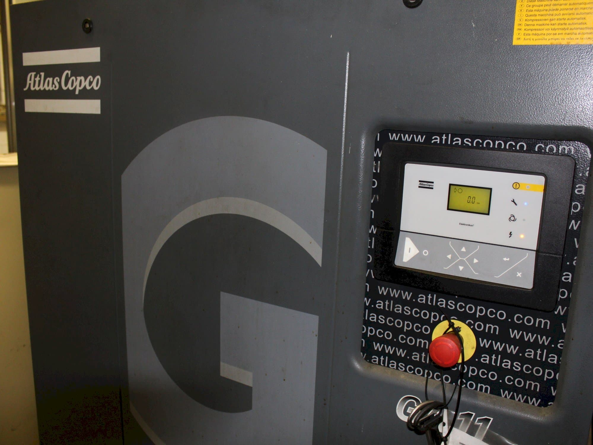 Makine  Atlas Copco GA11 - Önden görünüm