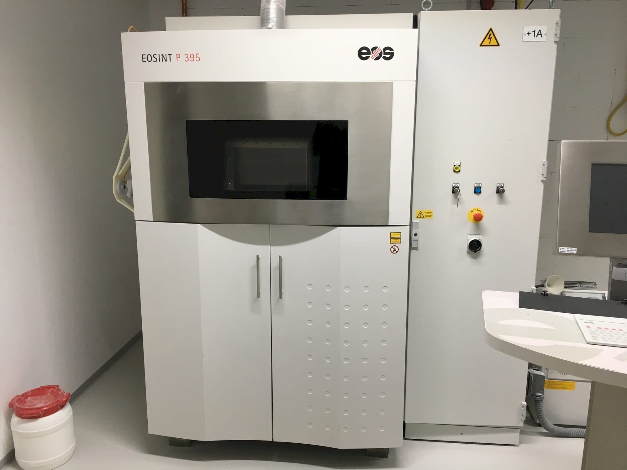 Makine  EOS EOSINT P 395 - Önden görünüm