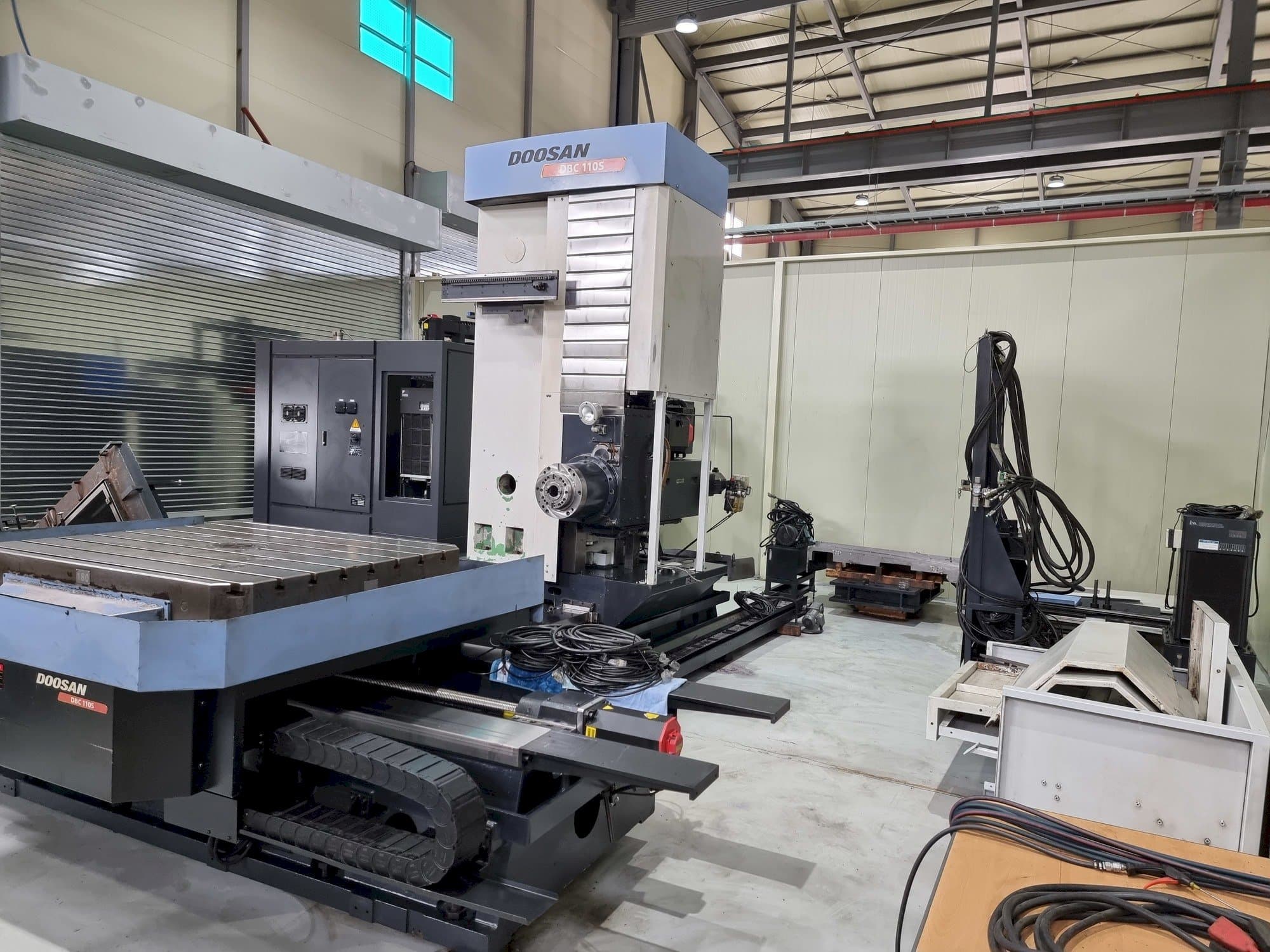 Makine  Doosan DBC 110S - Önden görünüm