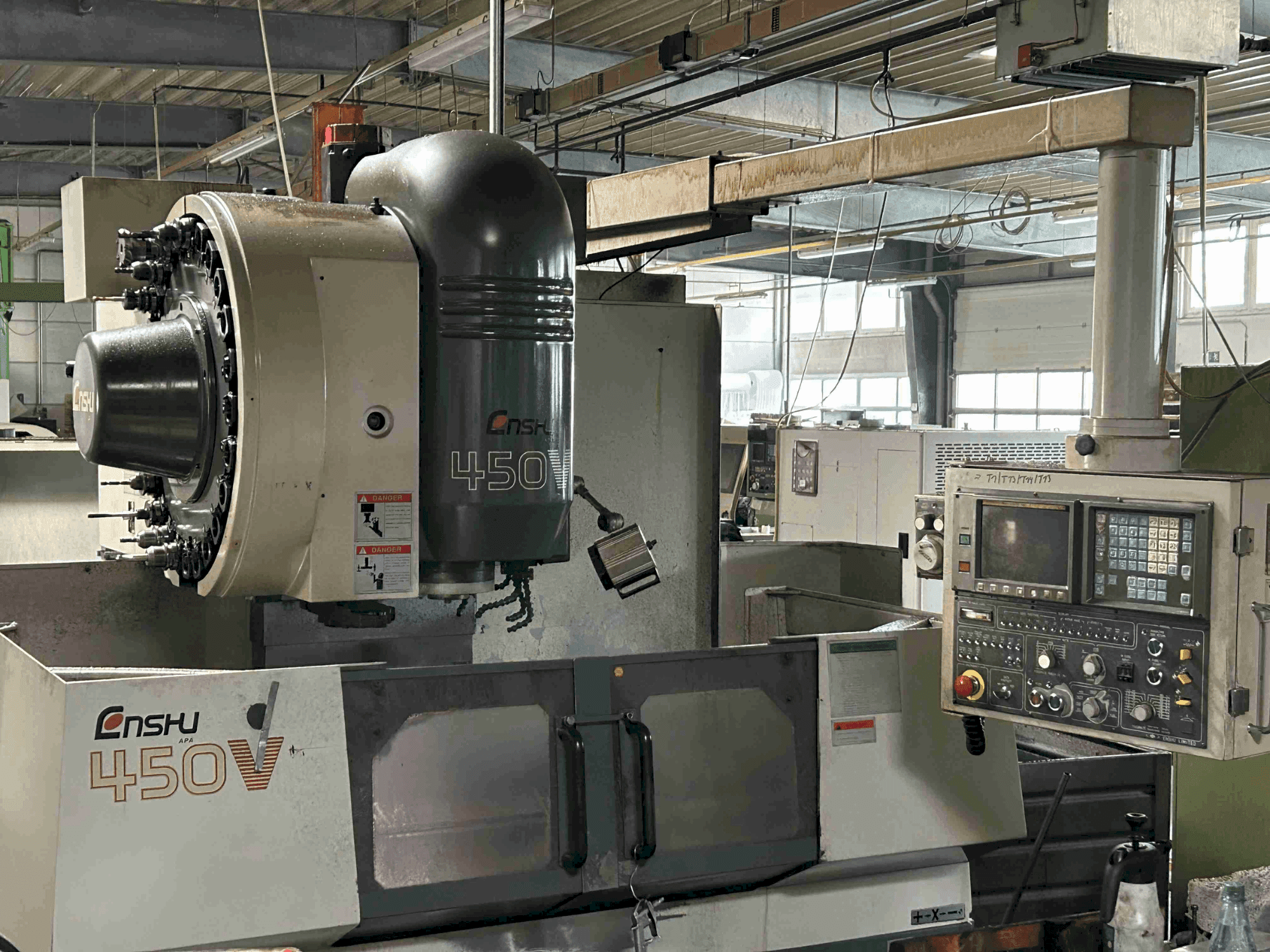 Makine Enshu 450 V - Önden görünüm