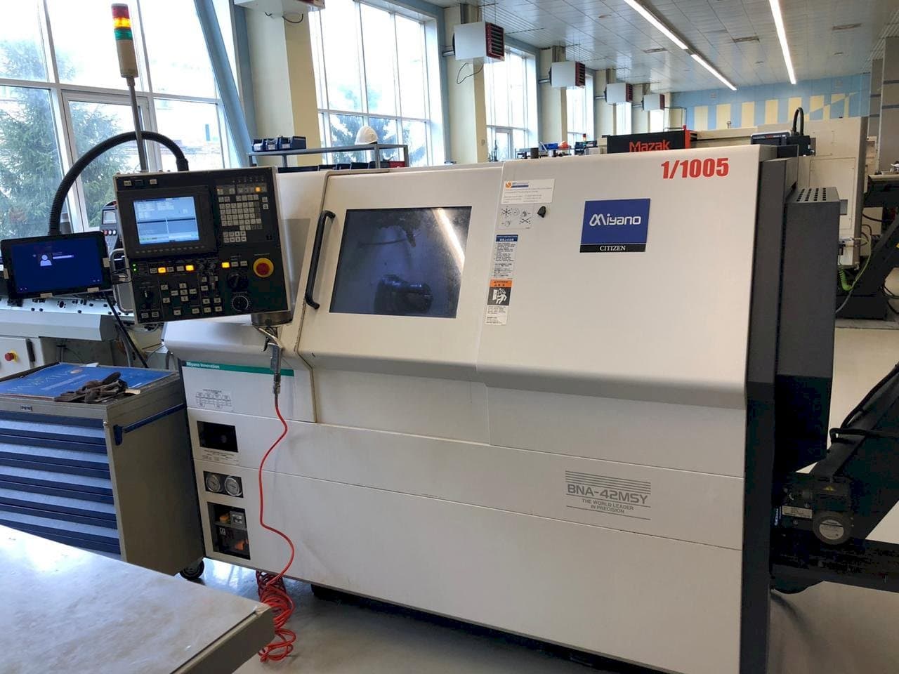 Makine Miyano BNA-42MSY - Önden görünüm