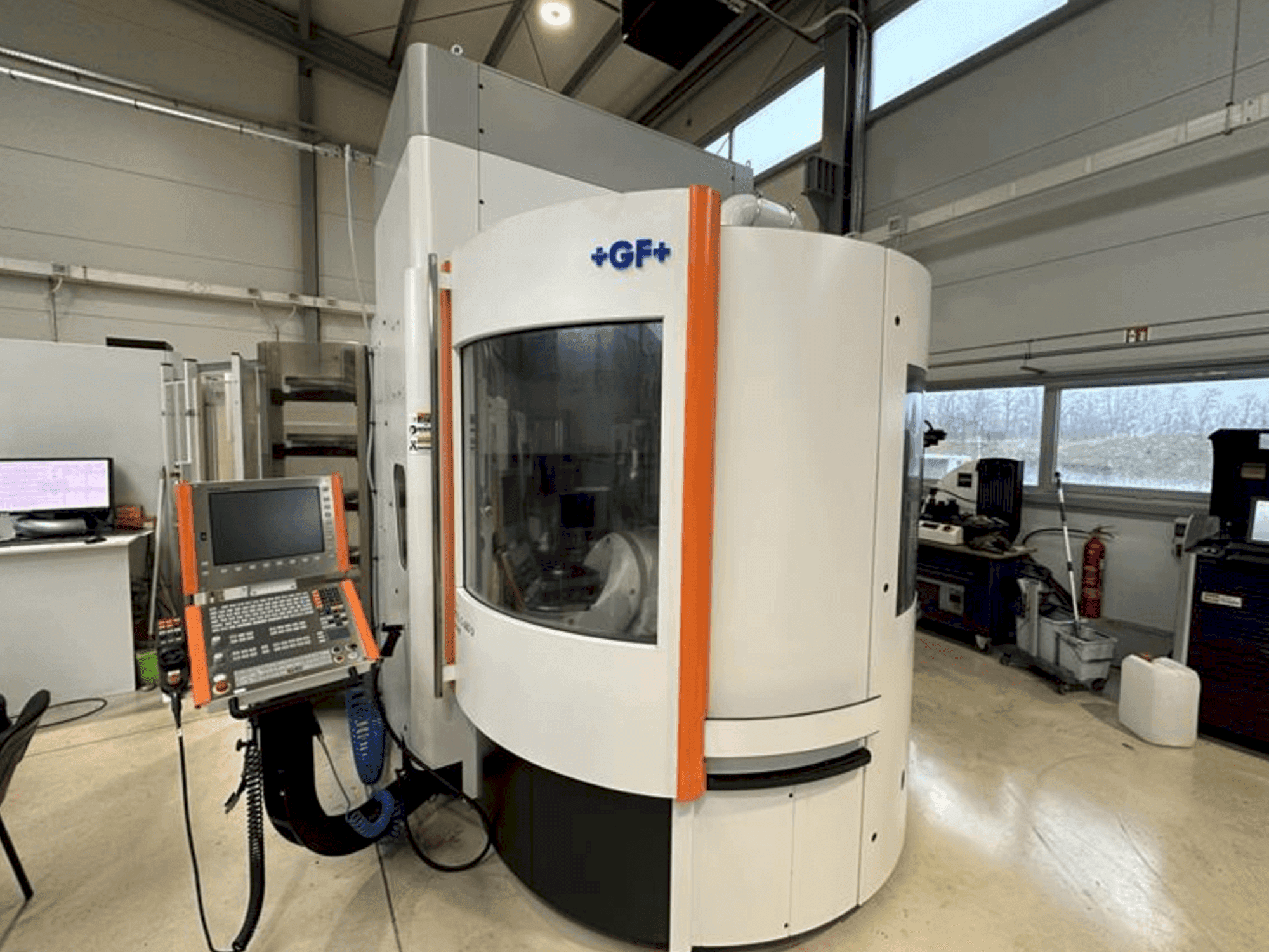 Makine MIKRON Mill S 600 U - Önden görünüm