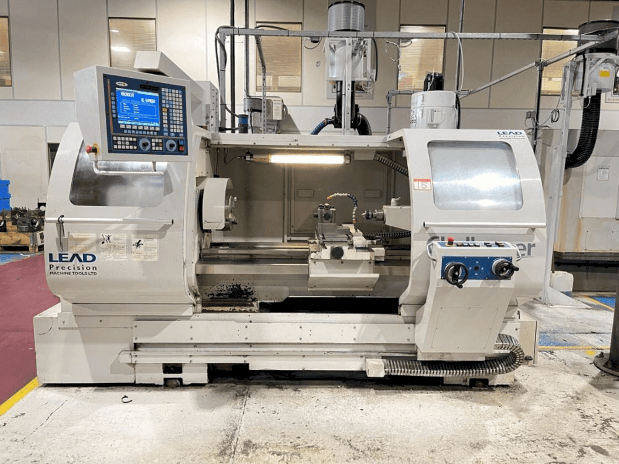 Makine MICROCUT Challenger BNC-1840 - Önden görünüm