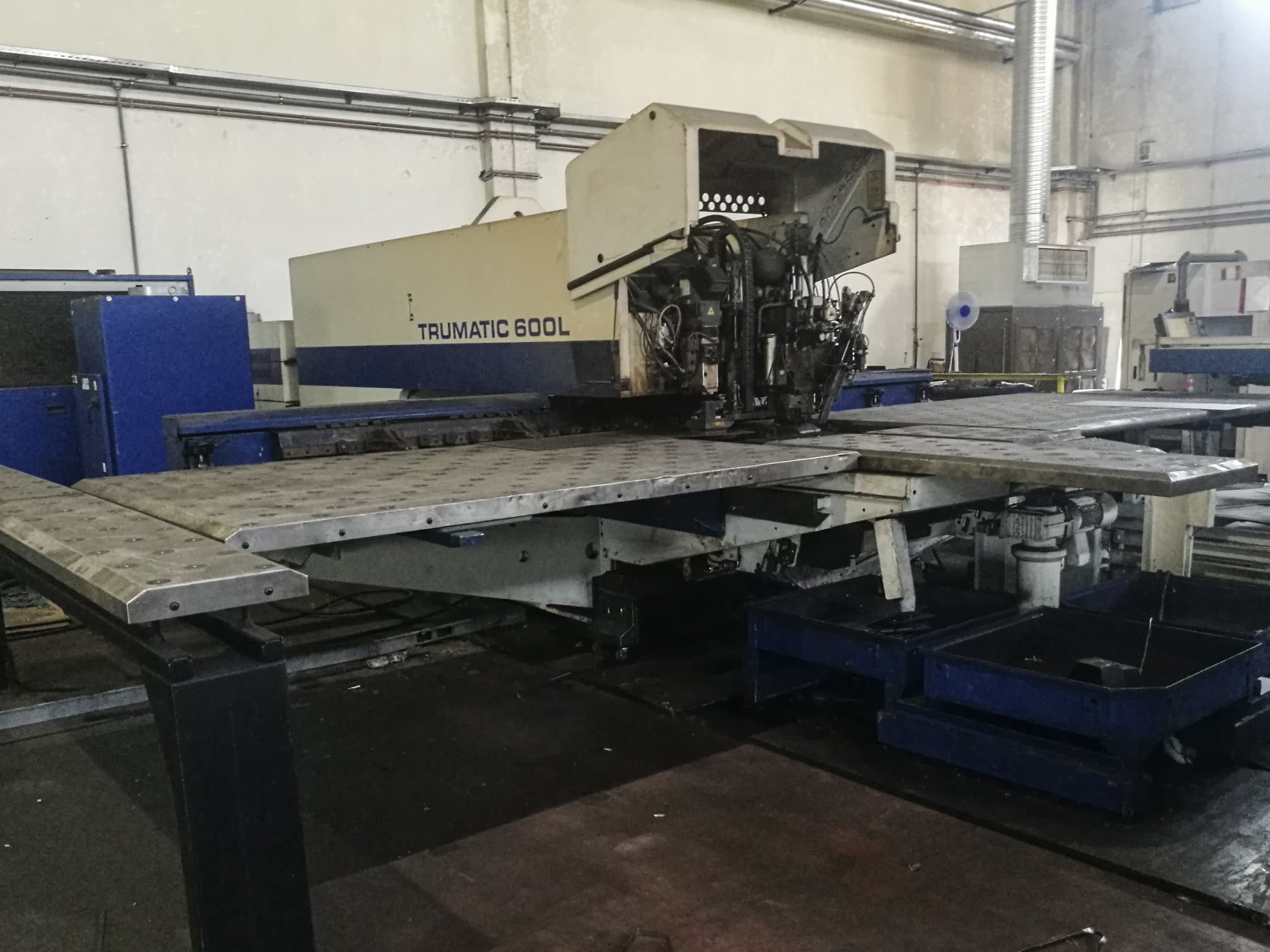 Makine  Trumpf - Sol görünüm Trumatic 600L