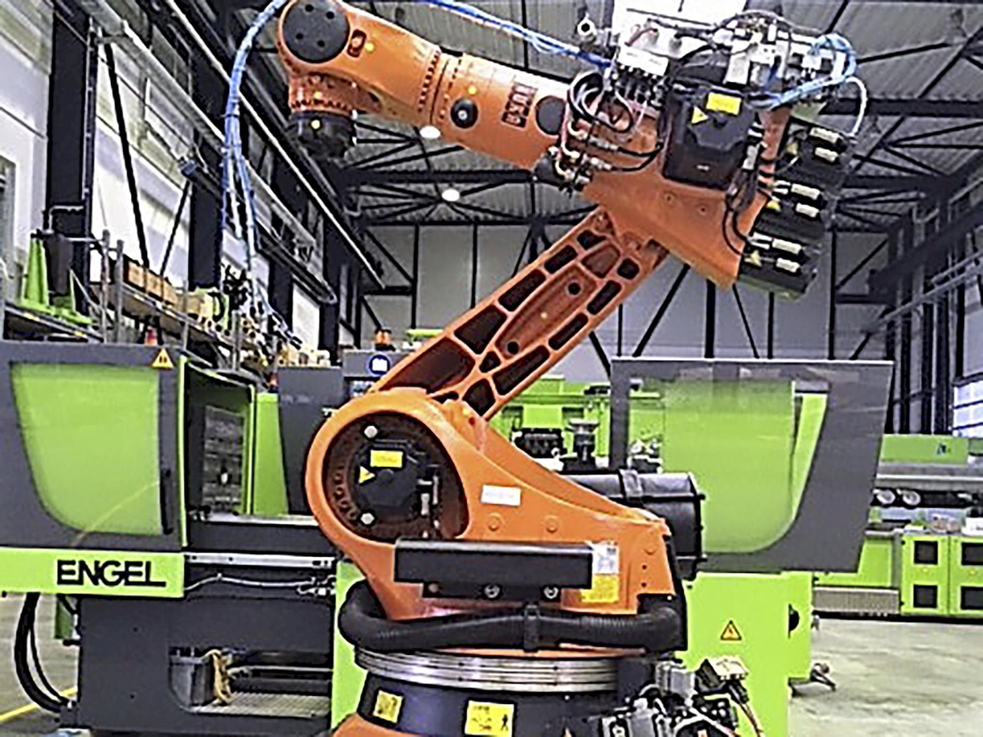 Makine  KUKA - Önden görünüm KR210