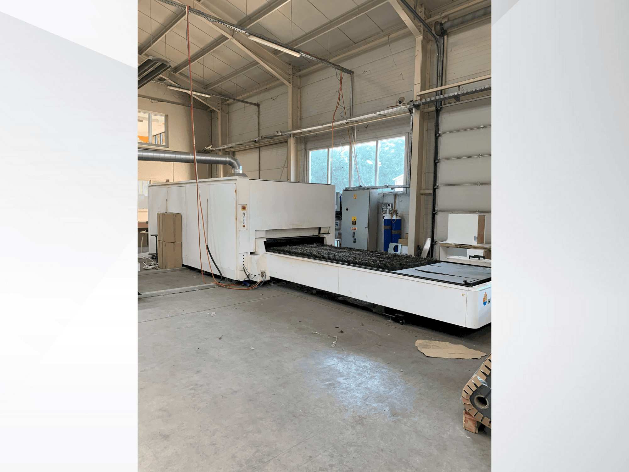 Makine  Bodor P3015 - Önden görünüm