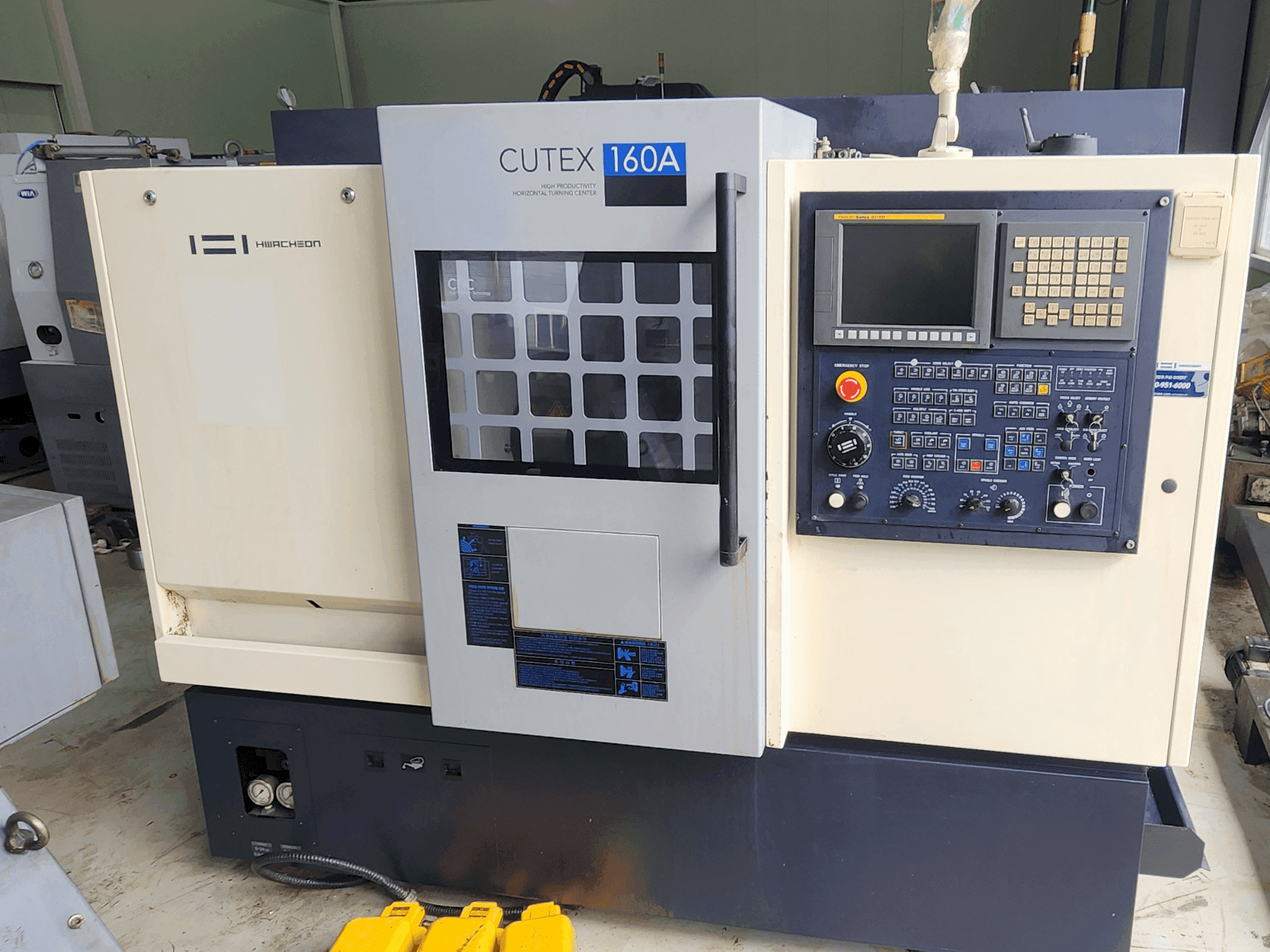 Makine HWACHEON CUTEX 160 A - Önden görünüm