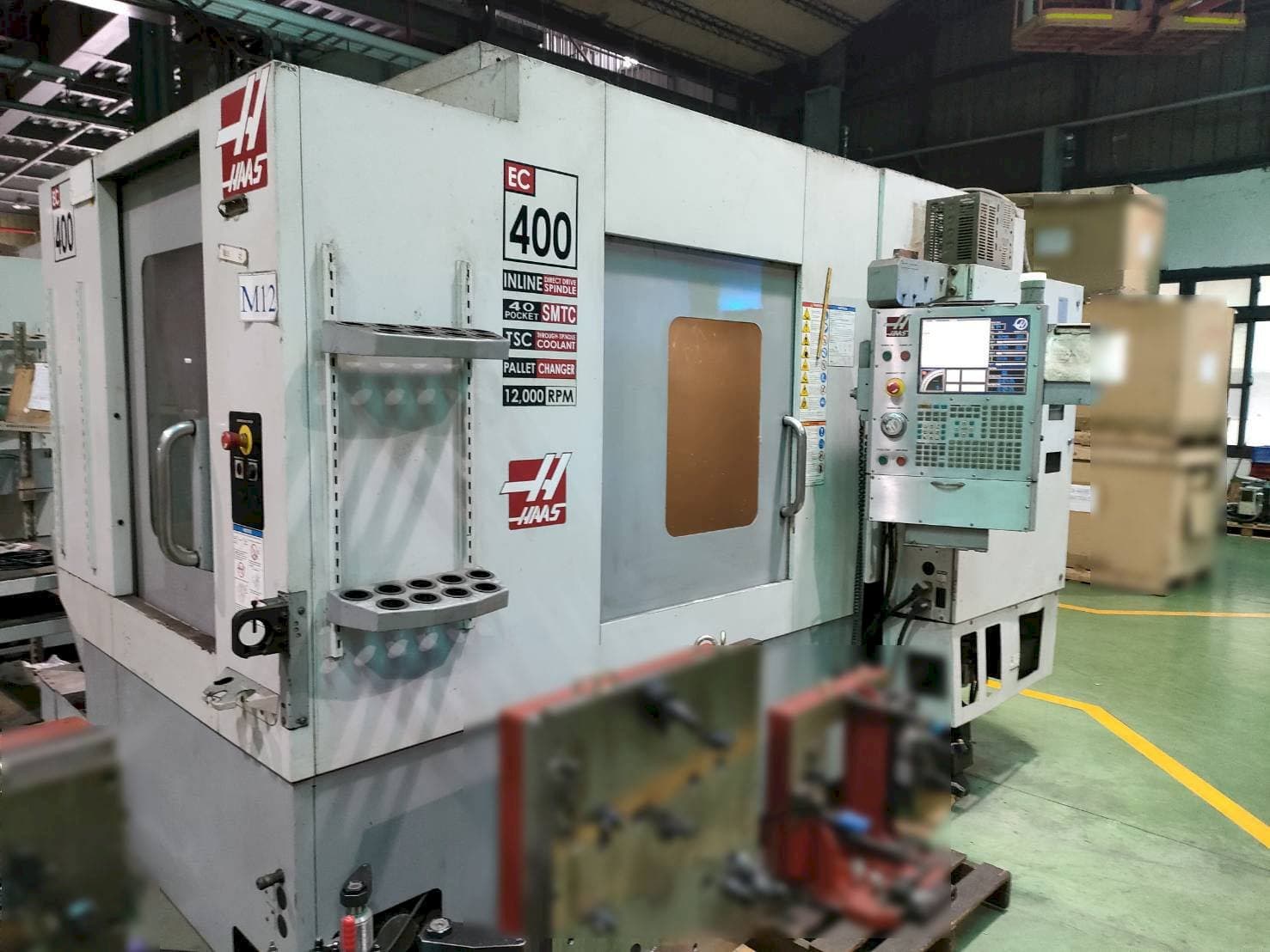 Makine HAAS EC-400 - Önden görünüm