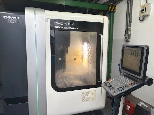Makine  DMG DMC 635V - Önden görünüm