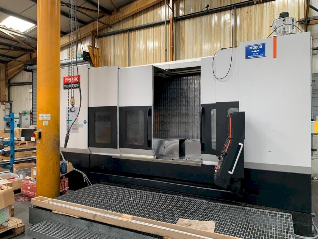 Makine Mazak VTC-800/30SR - Önden görünüm
