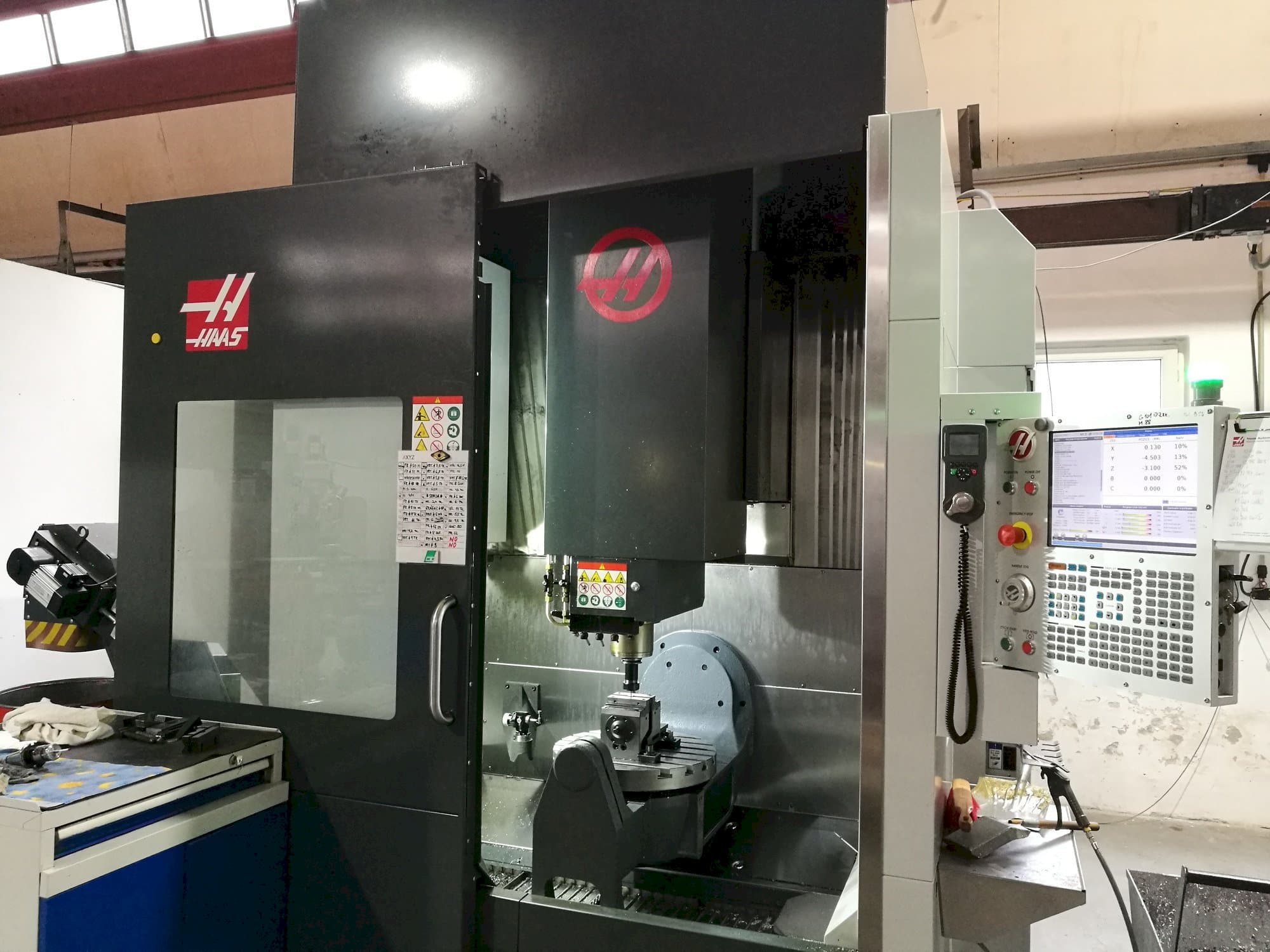 Makine HAAS UMC - 750 - Sol taraftaki görüntü