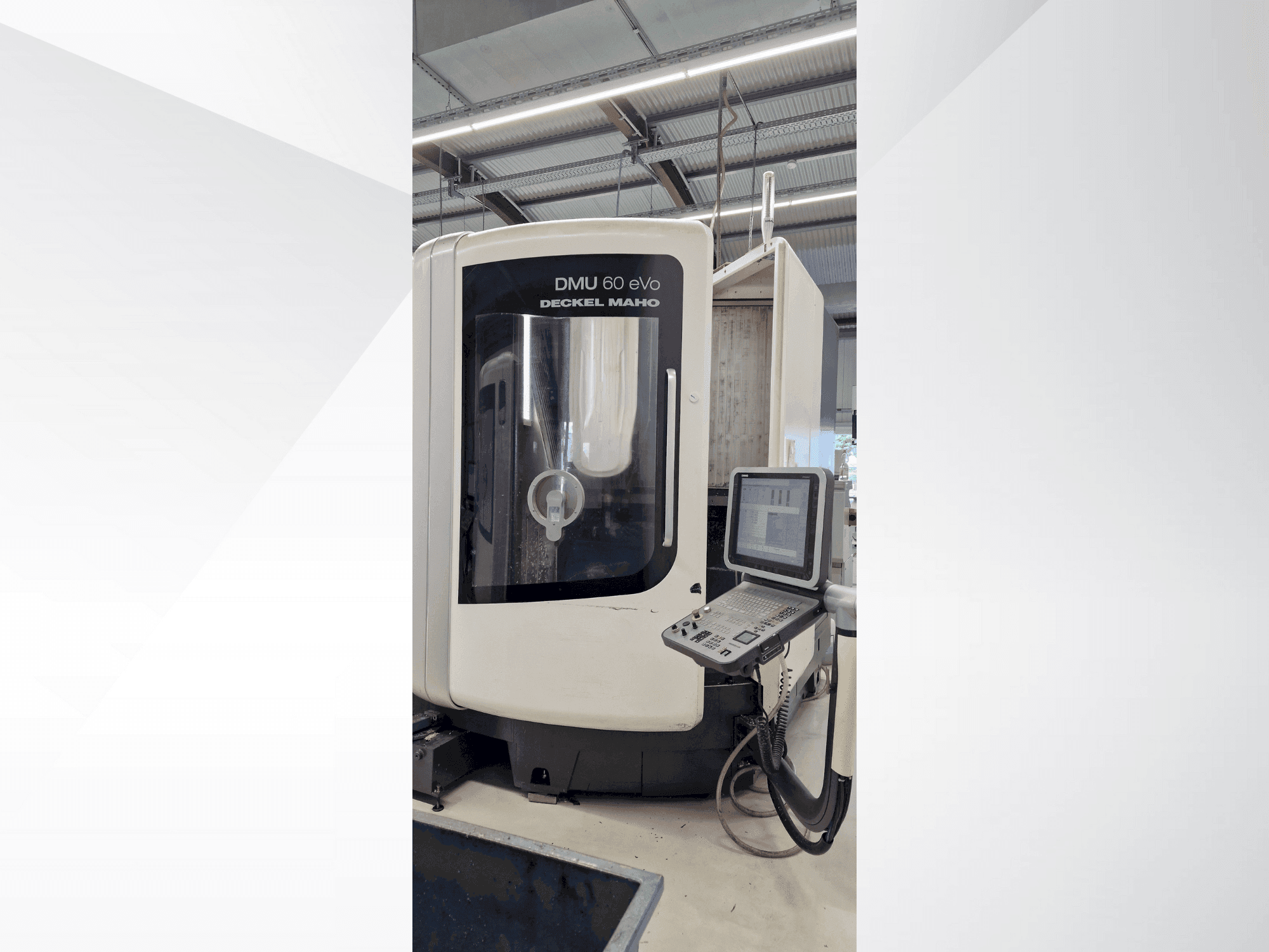 Makine DMG DECKEL MAHO DMU 60 evo - Önden görünüm