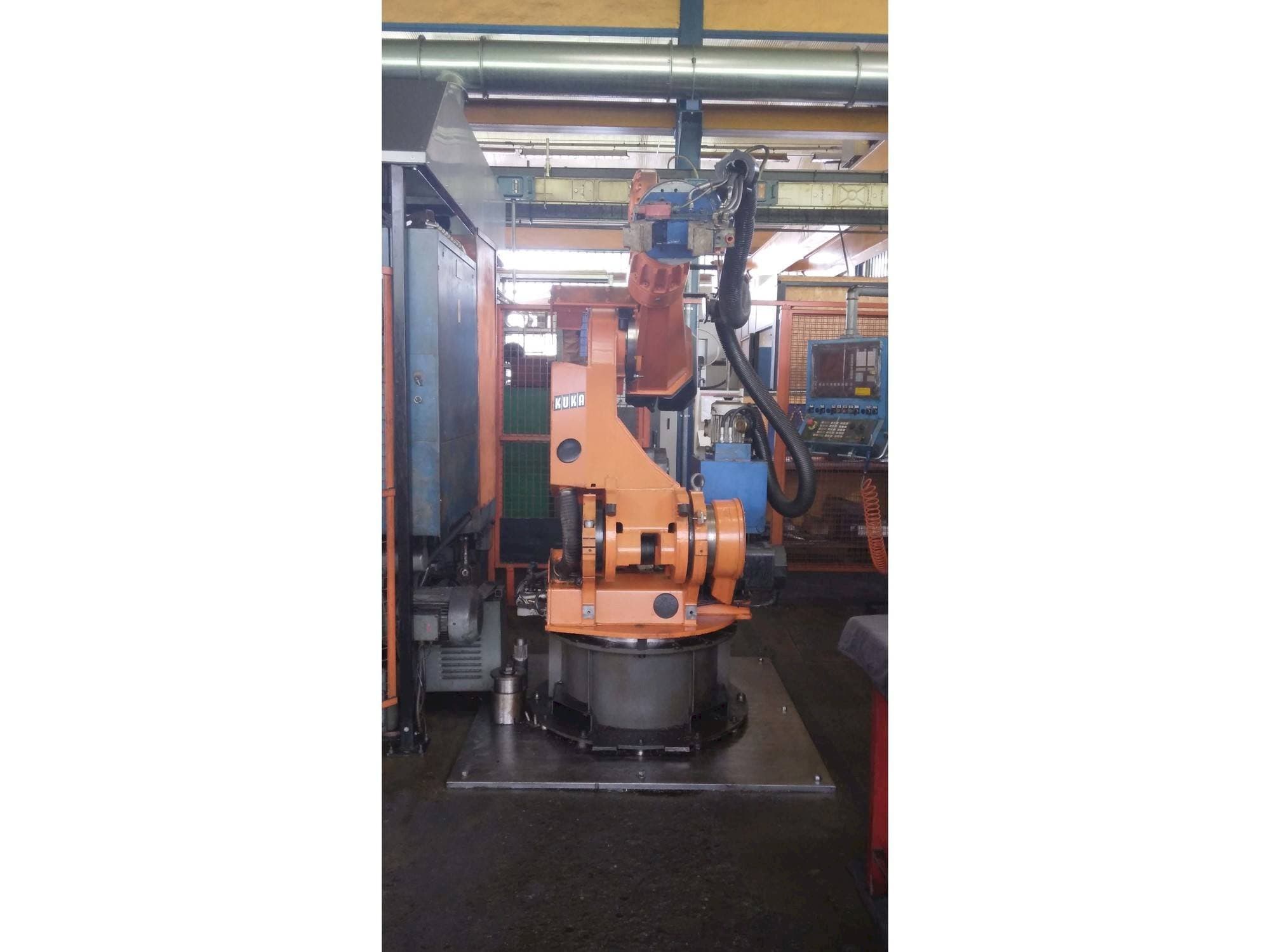 Makine KUKA IR 760/120.0 - Önden görünüm