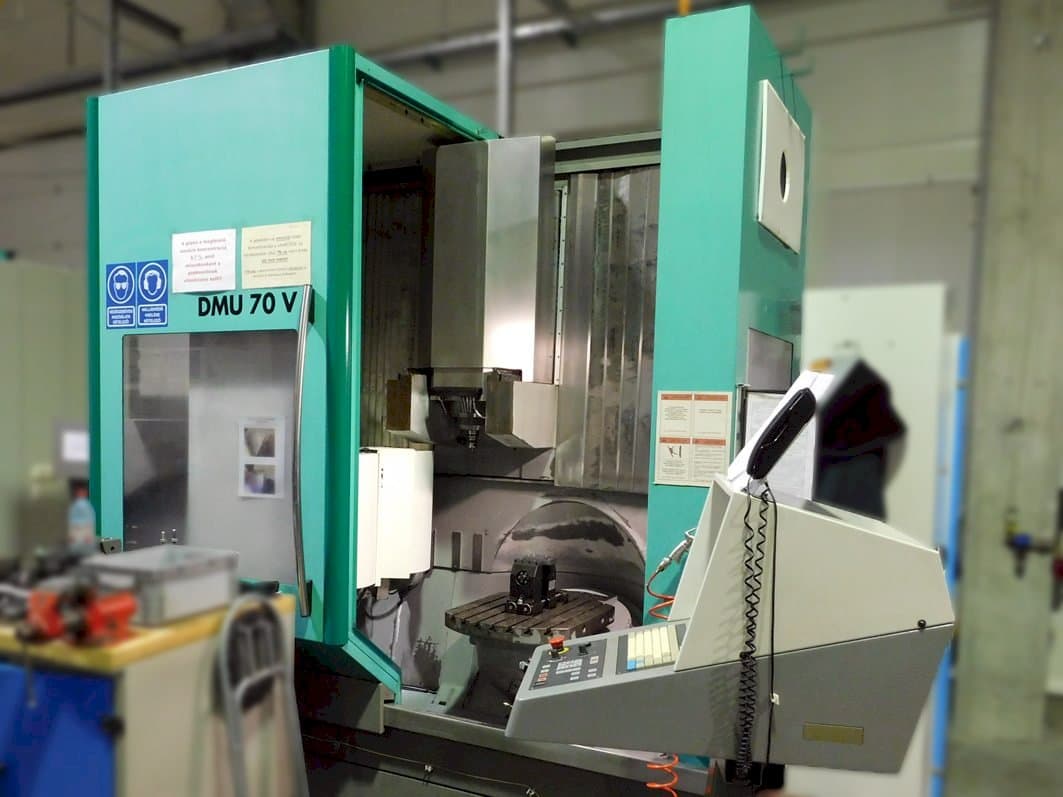 Makine DMG DMU 70 V - Önden görünüm