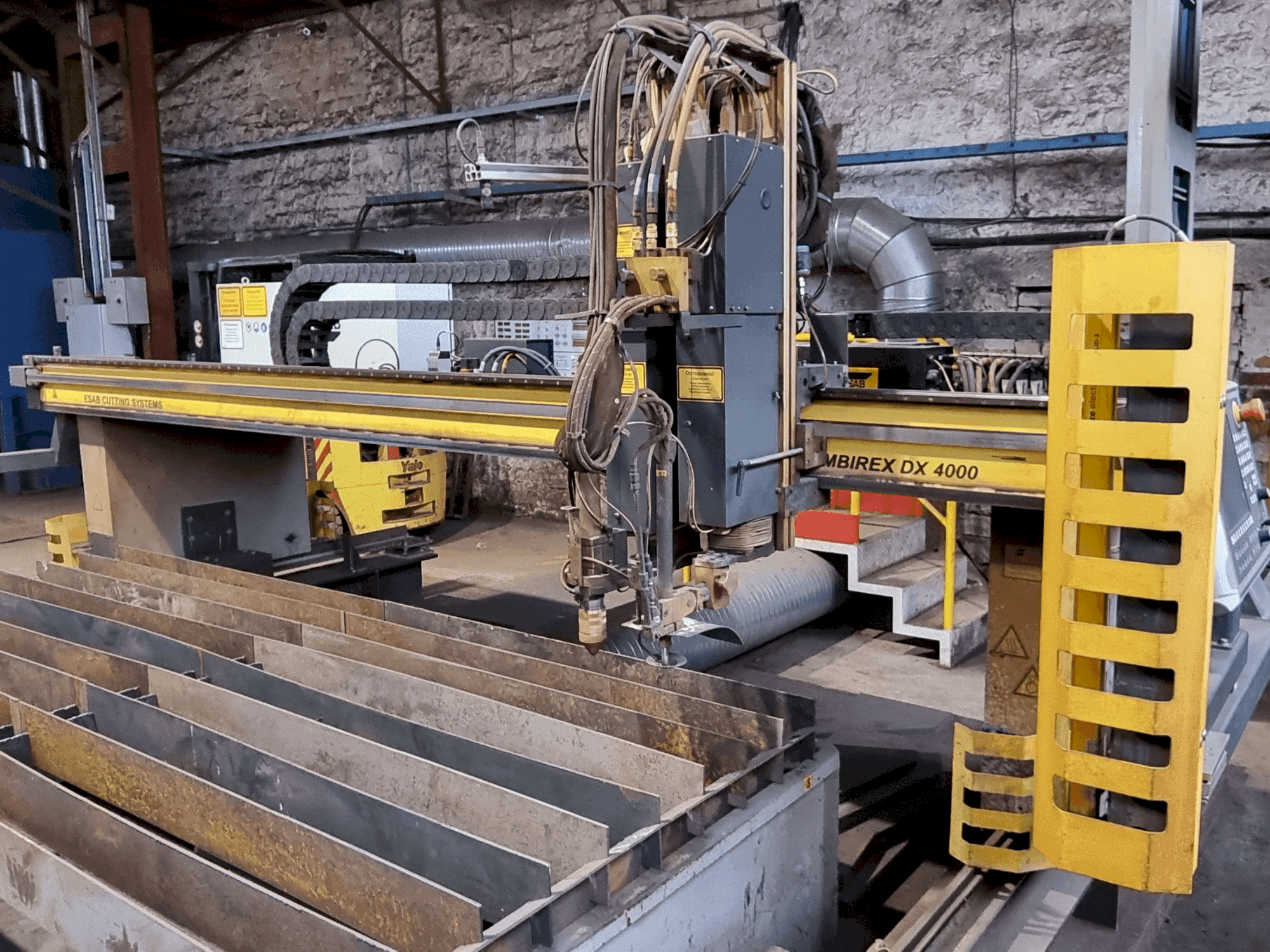Makine ESAB Combirex DX 4000 - Önden görünüm