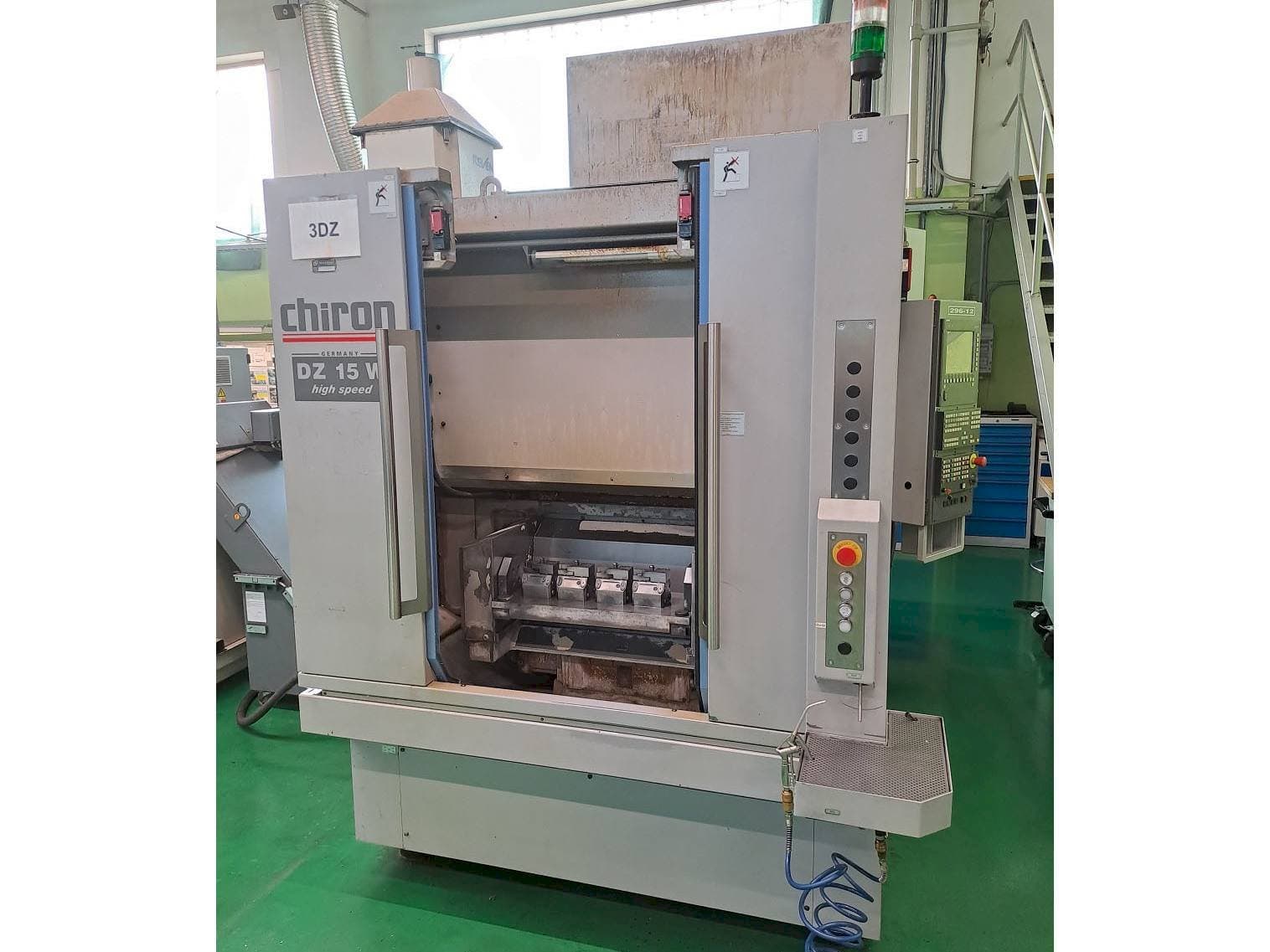 Makine CHIRON DZ 15W HS - Önden görünüm