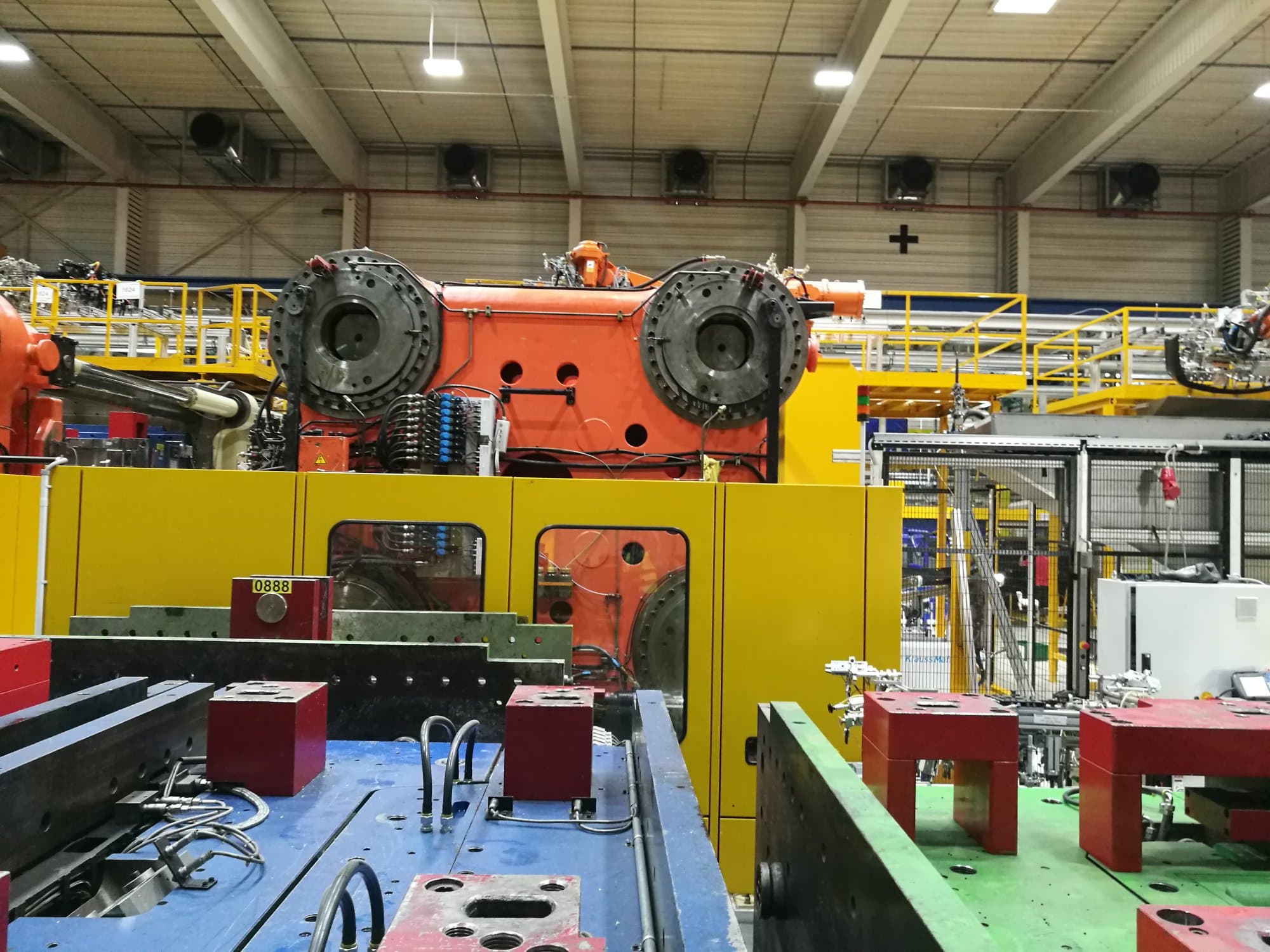 Makine Husky - Önden görünüm E 3150 RS 170/155