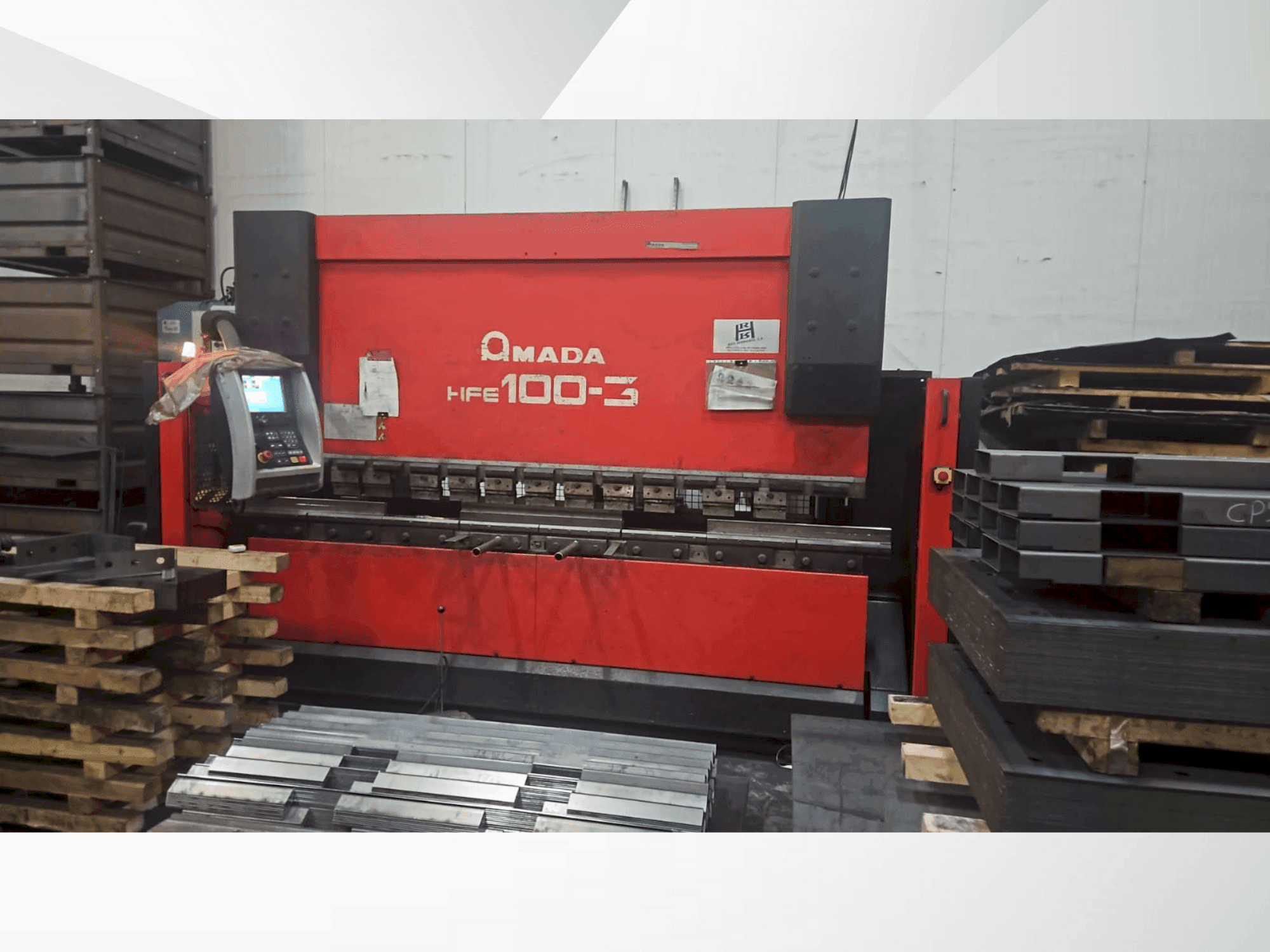 Makine AMADA HFE 100-3 - Önden görünüm