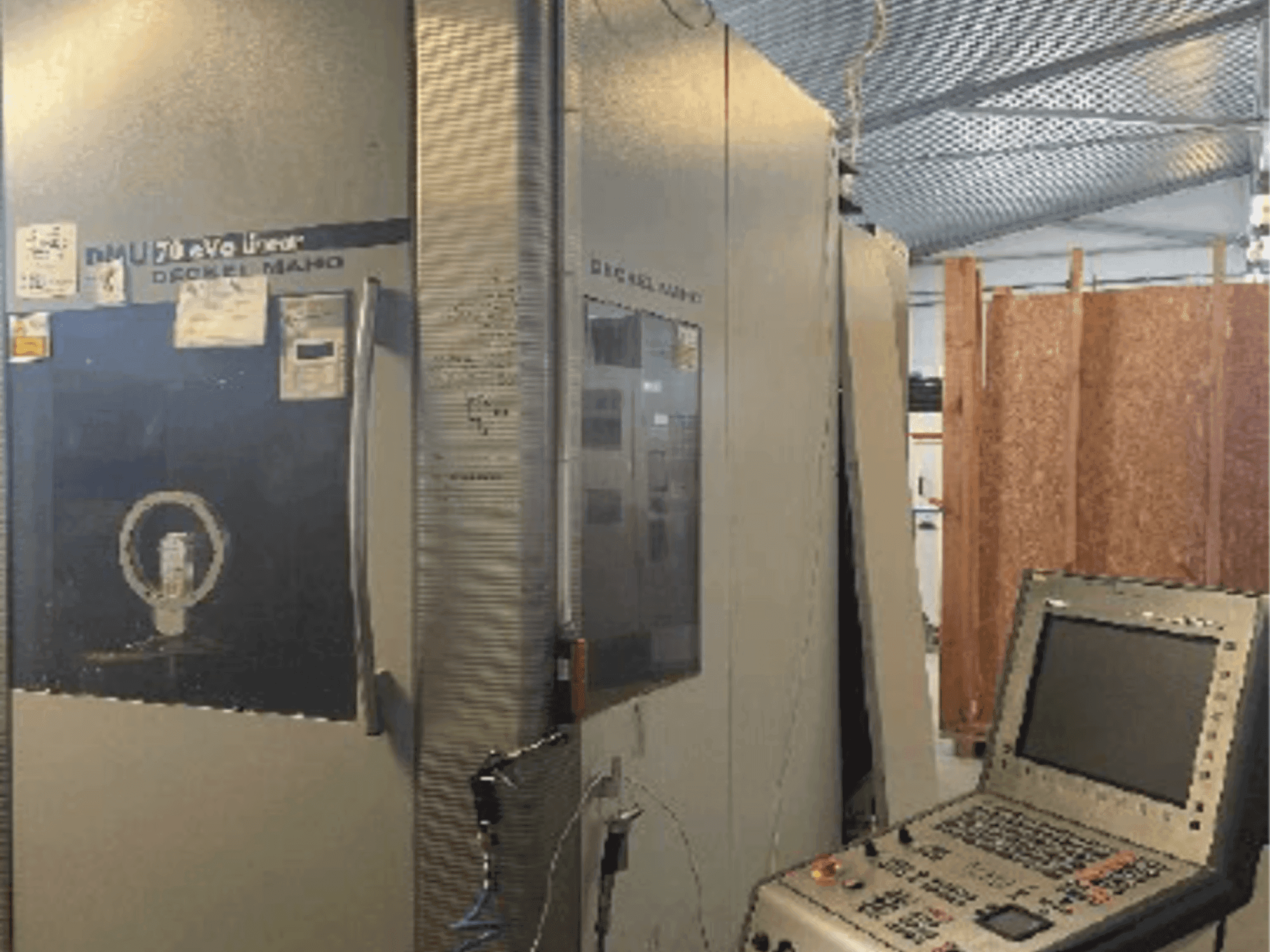 Makine  DMG DECKEL MAHO DMU 70 eVo - Önden görünüm