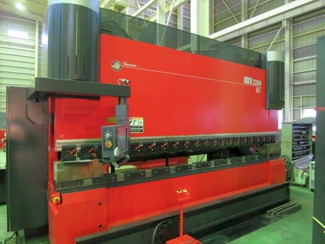 Makine AMADA HDS 2204NT - Sol taraftaki görüntü